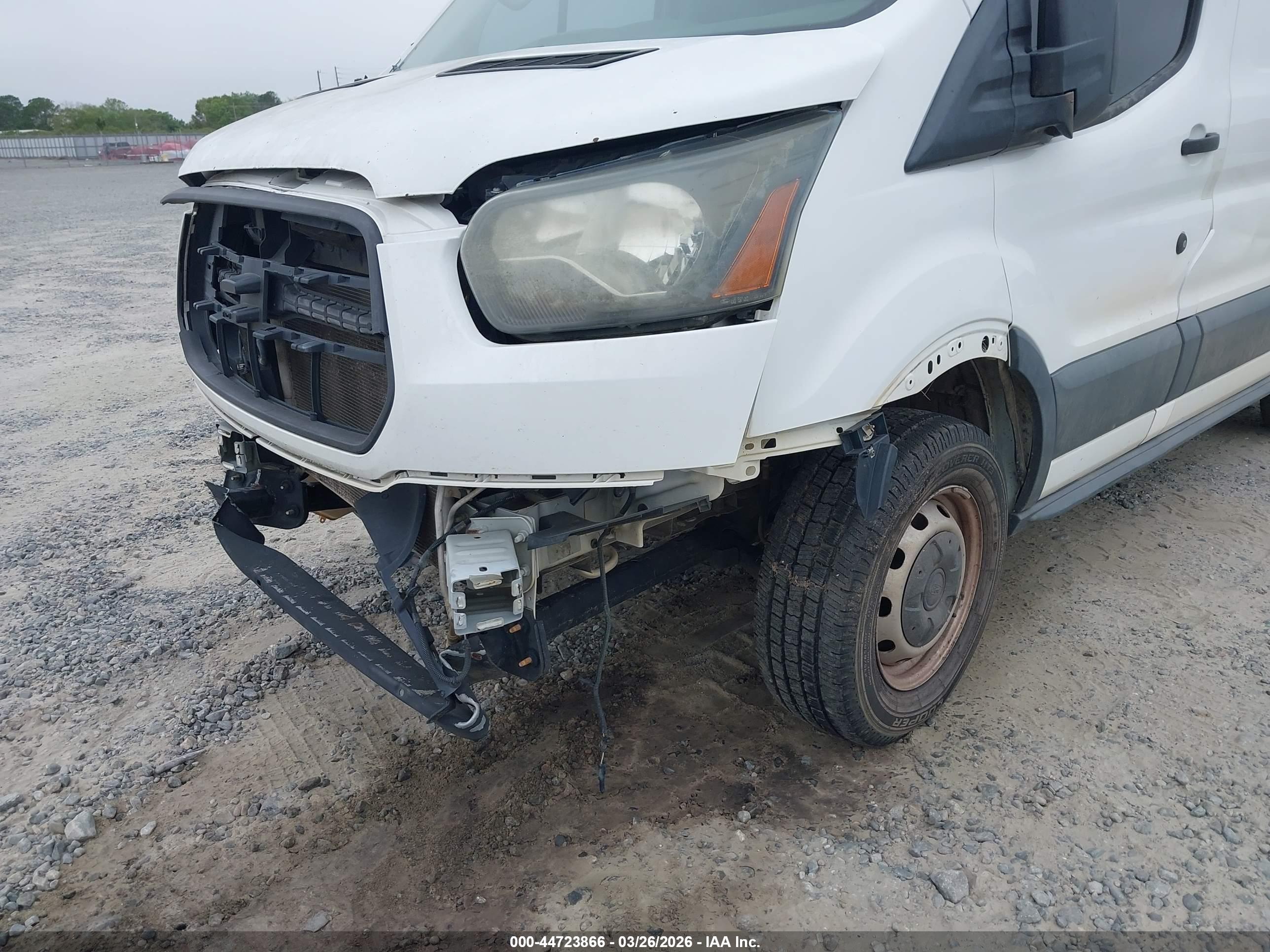 FORD TRANSIT-150 image 6