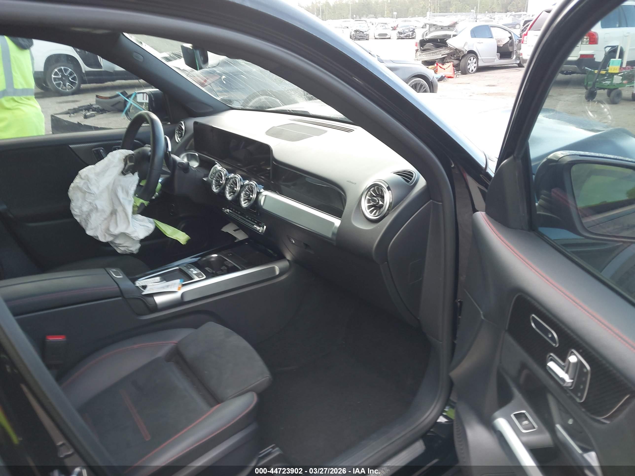 MERCEDES-BENZ GLB image 5