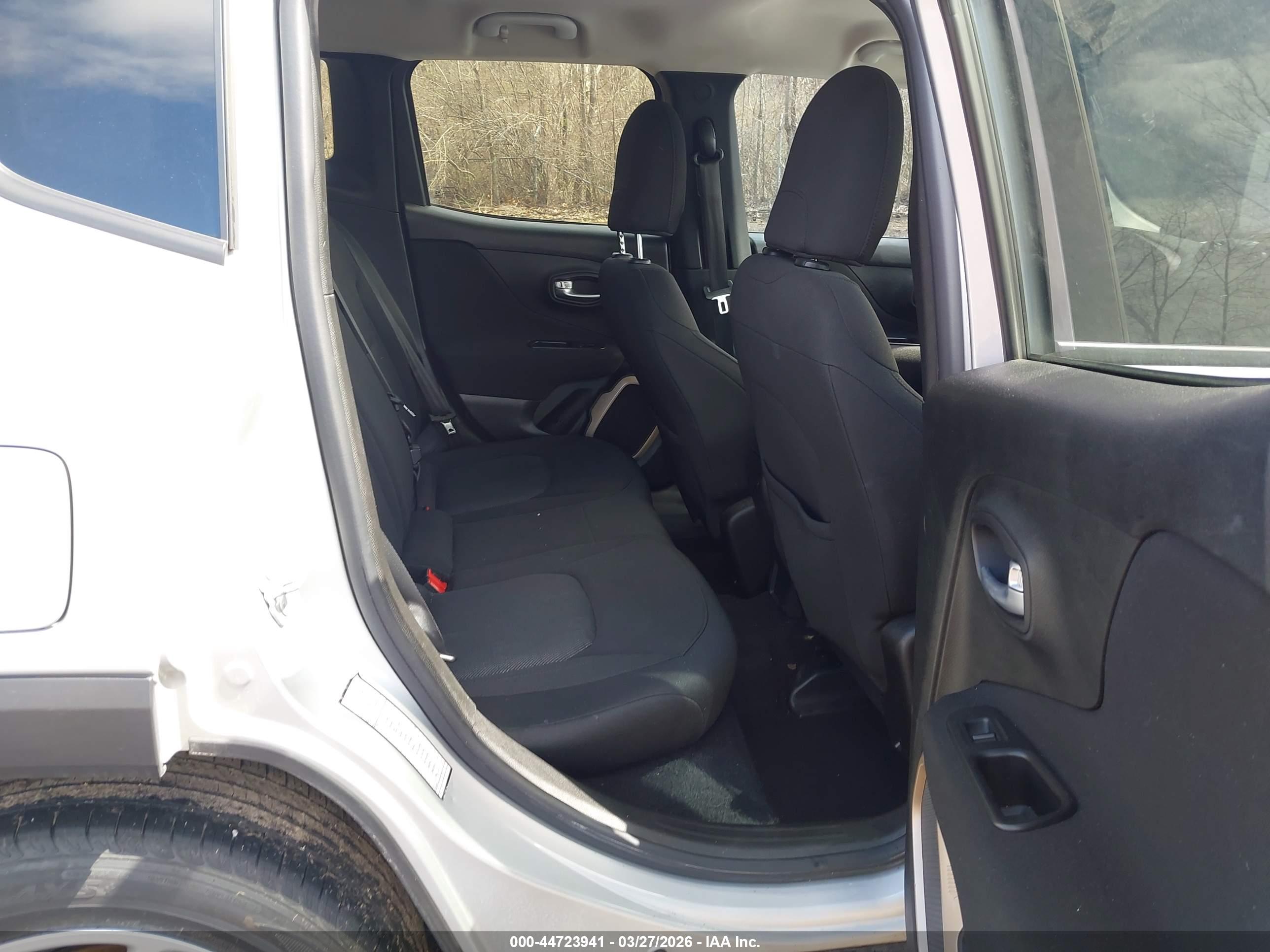 JEEP RENEGADE image 8