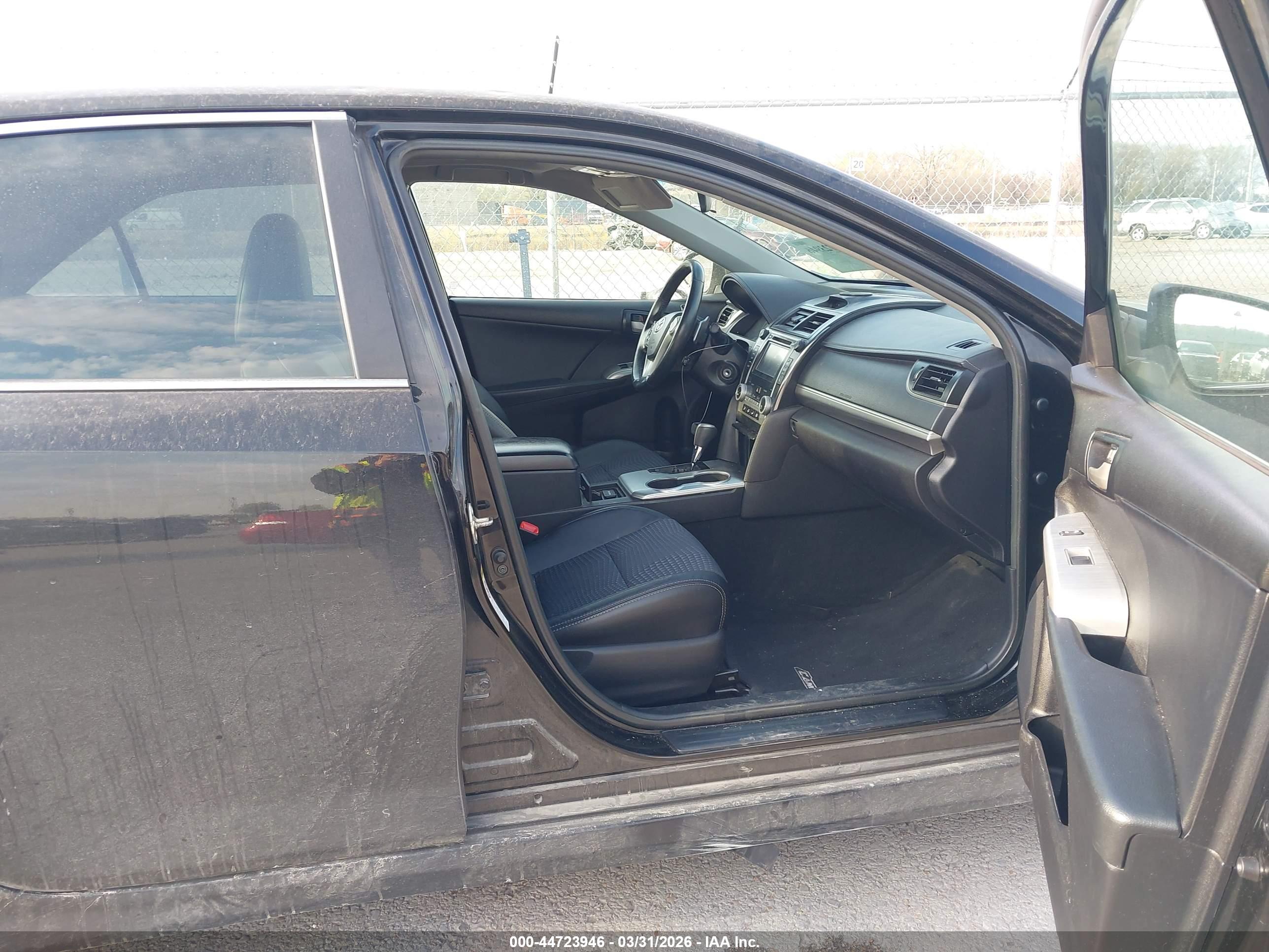 TOYOTA CAMRY image 5