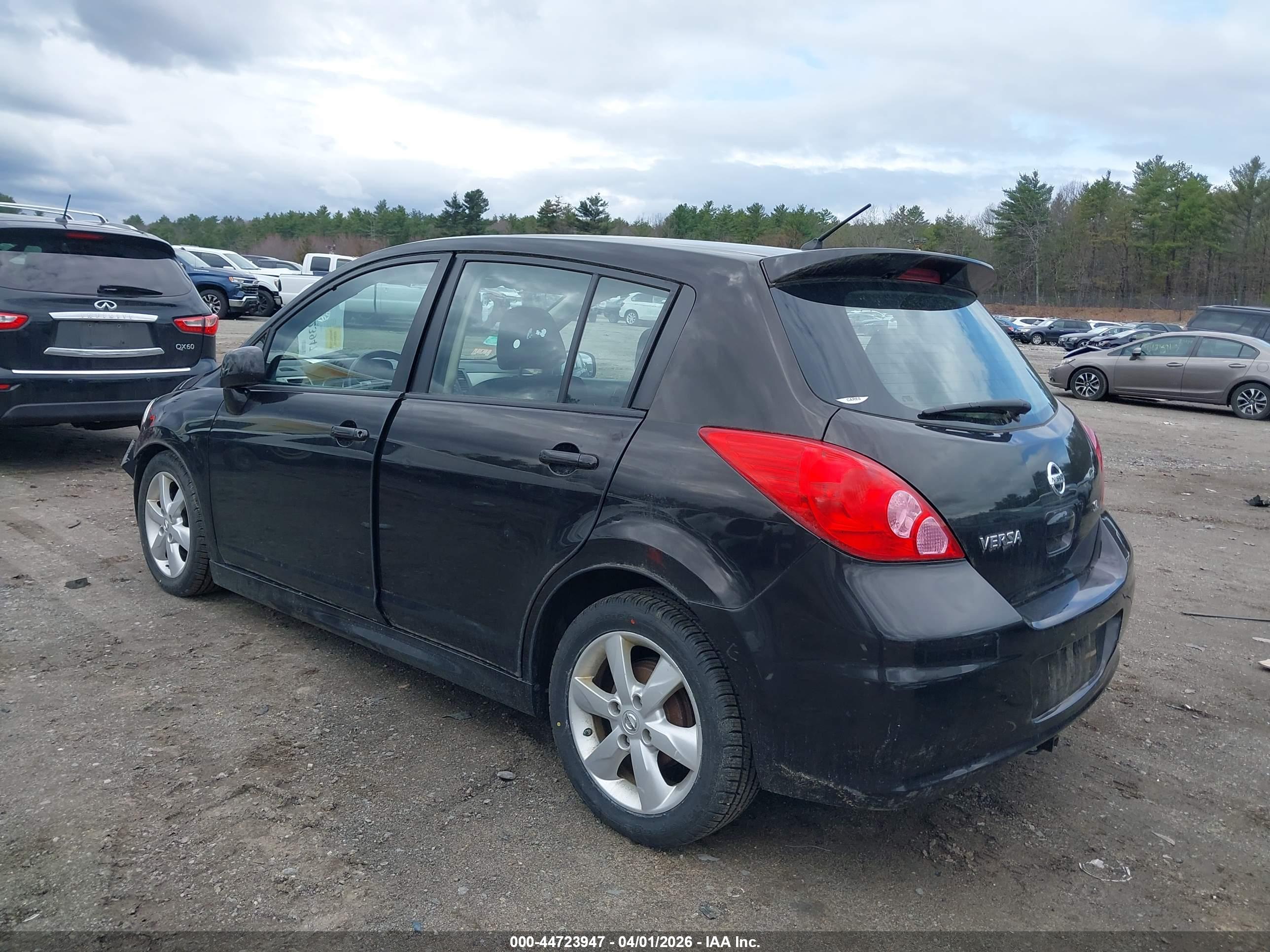 NISSAN VERSA image 3