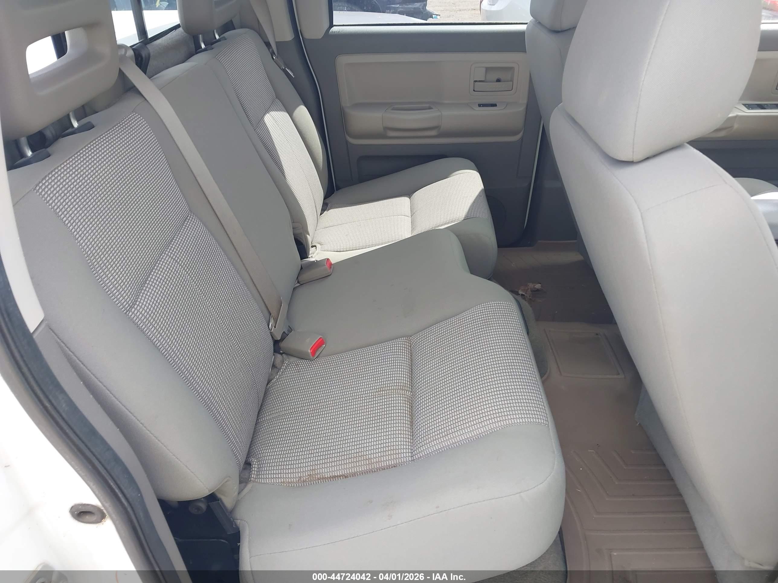 DODGE DAKOTA image 8
