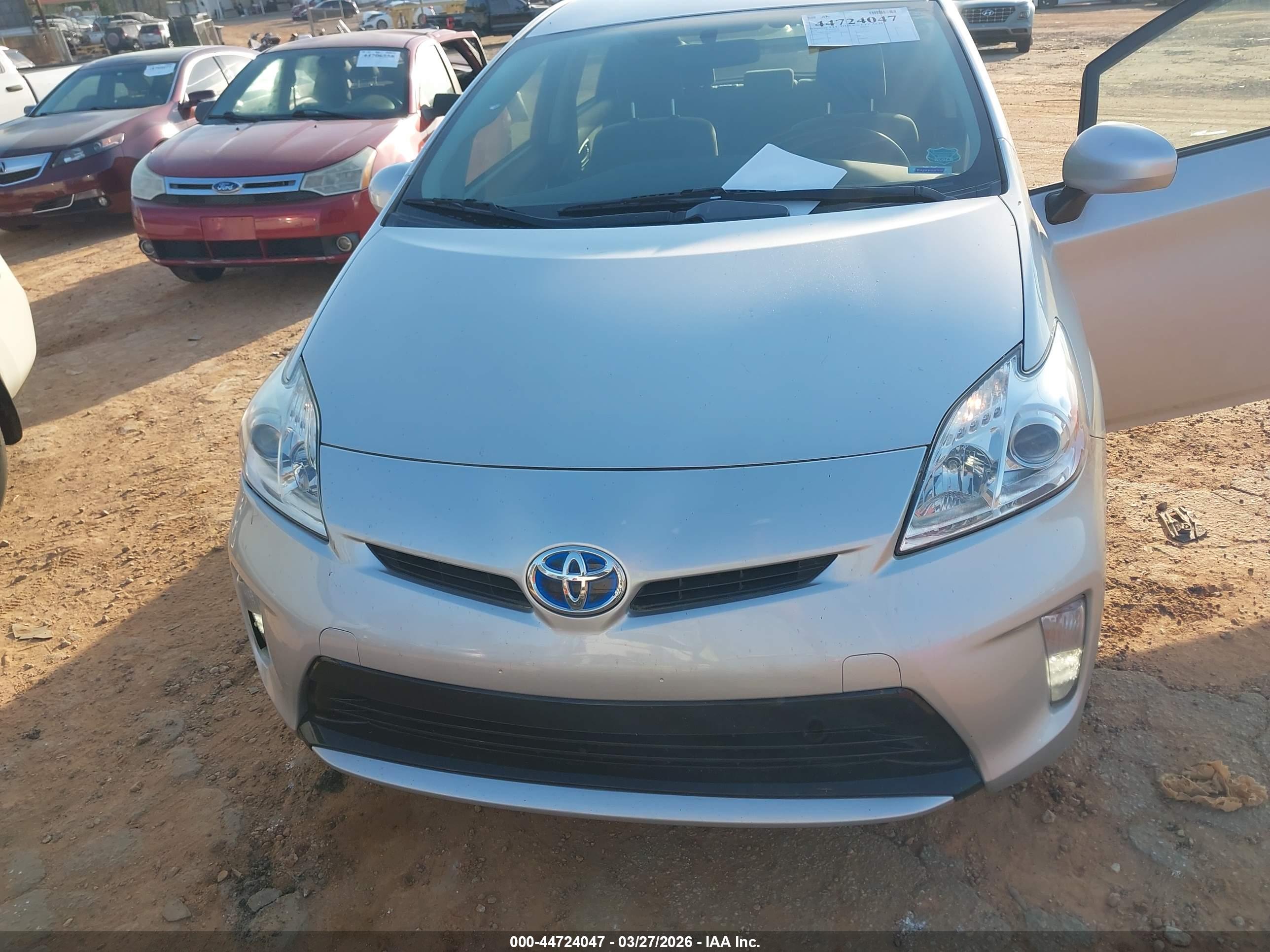 TOYOTA PRIUS image 6