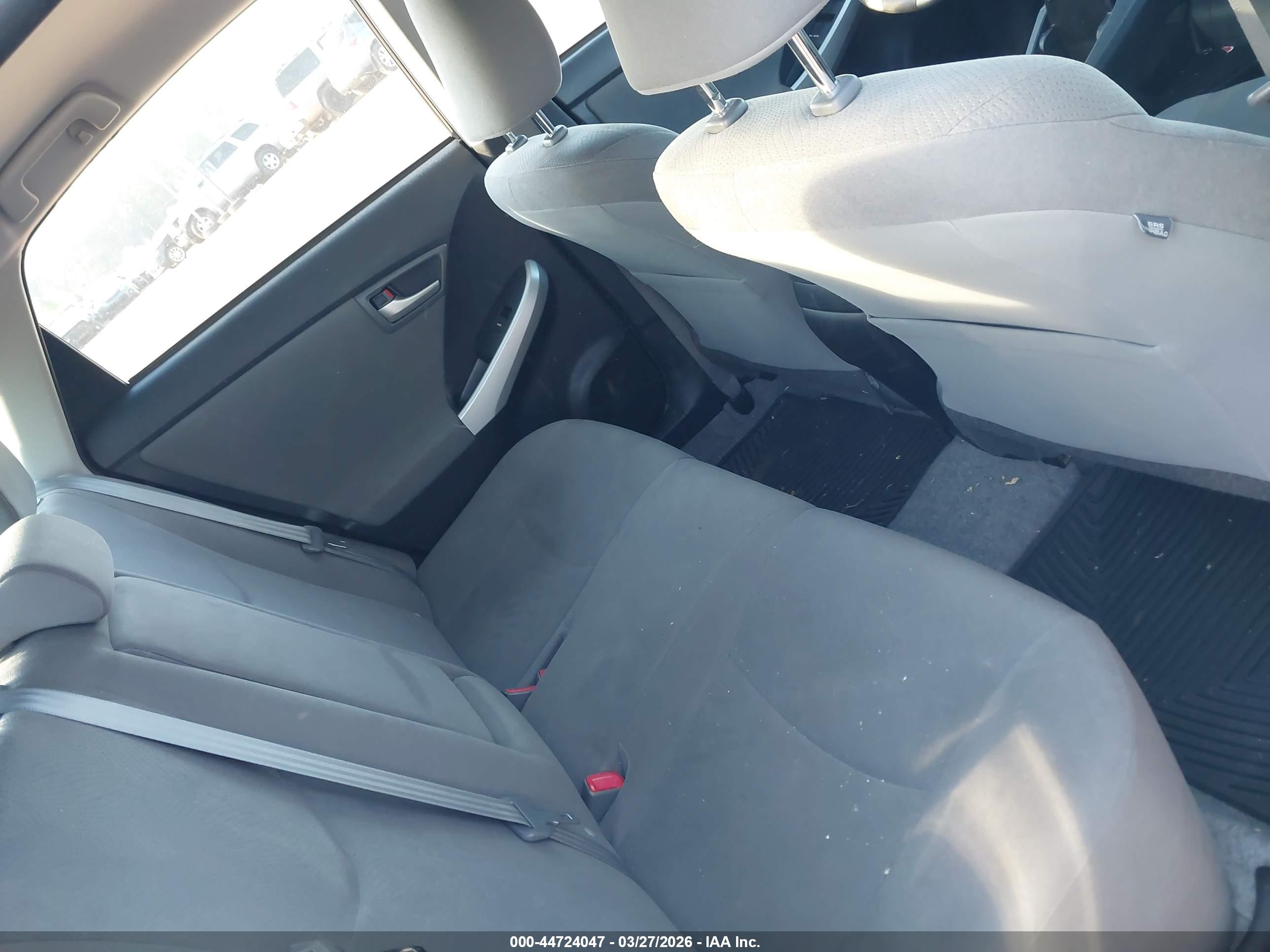TOYOTA PRIUS image 8
