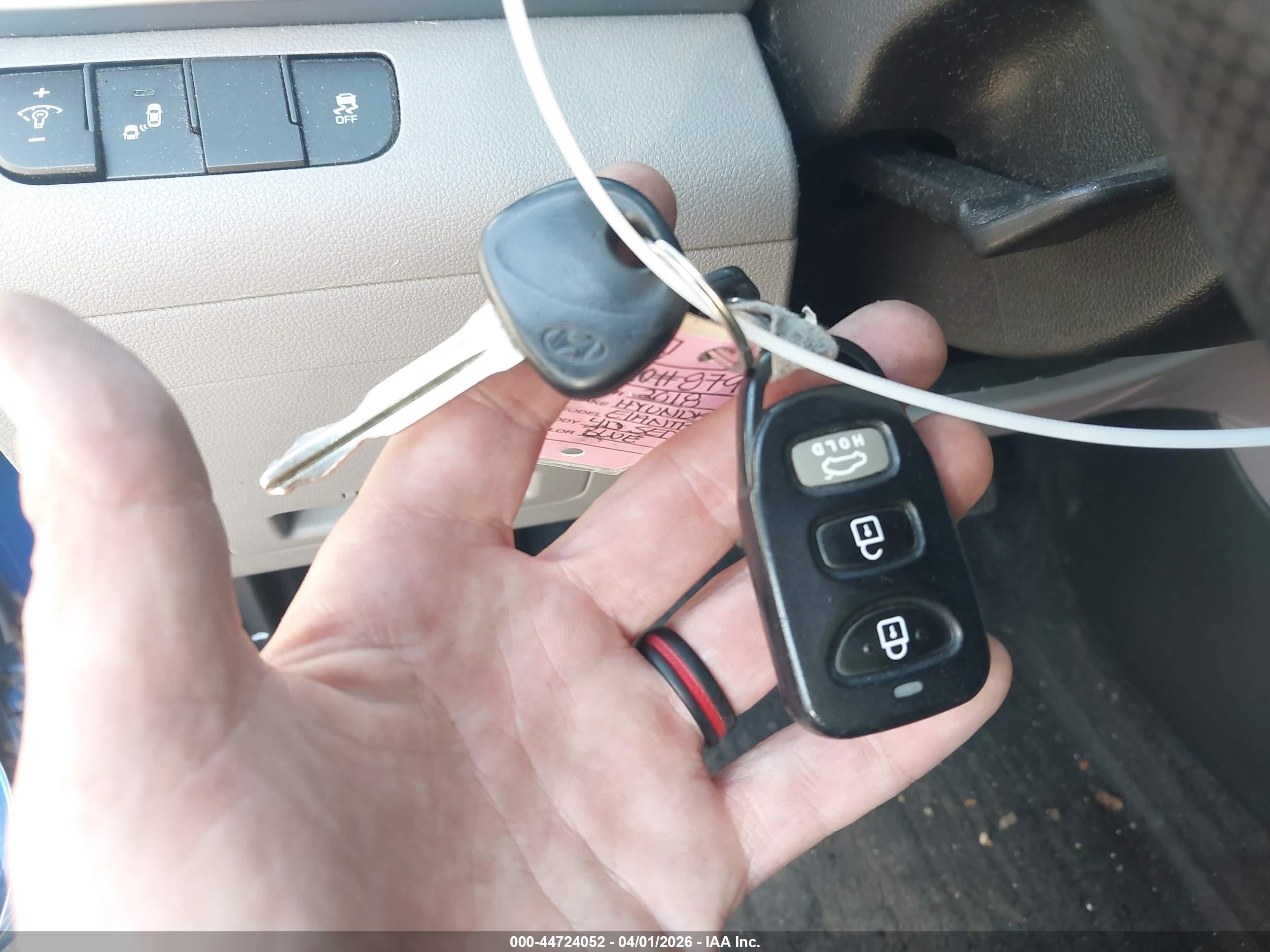 HYUNDAI ELANTRA image 11