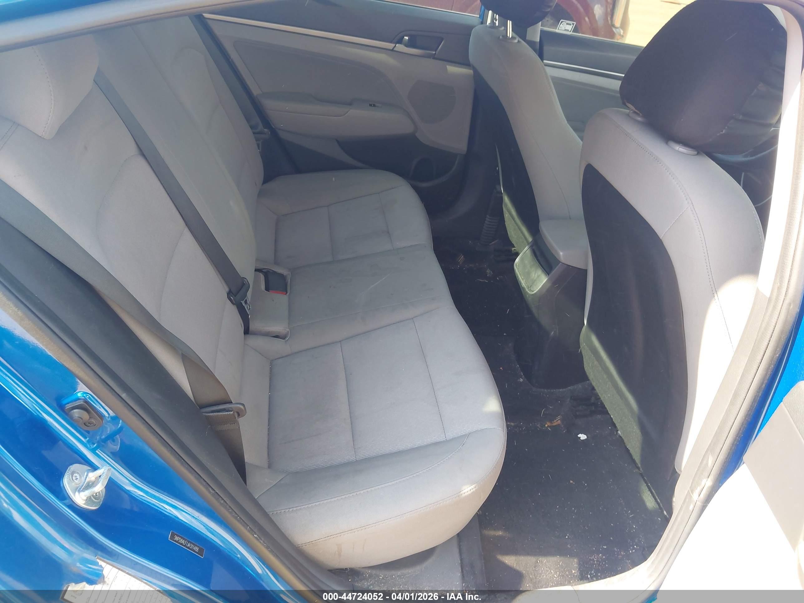 HYUNDAI ELANTRA image 8
