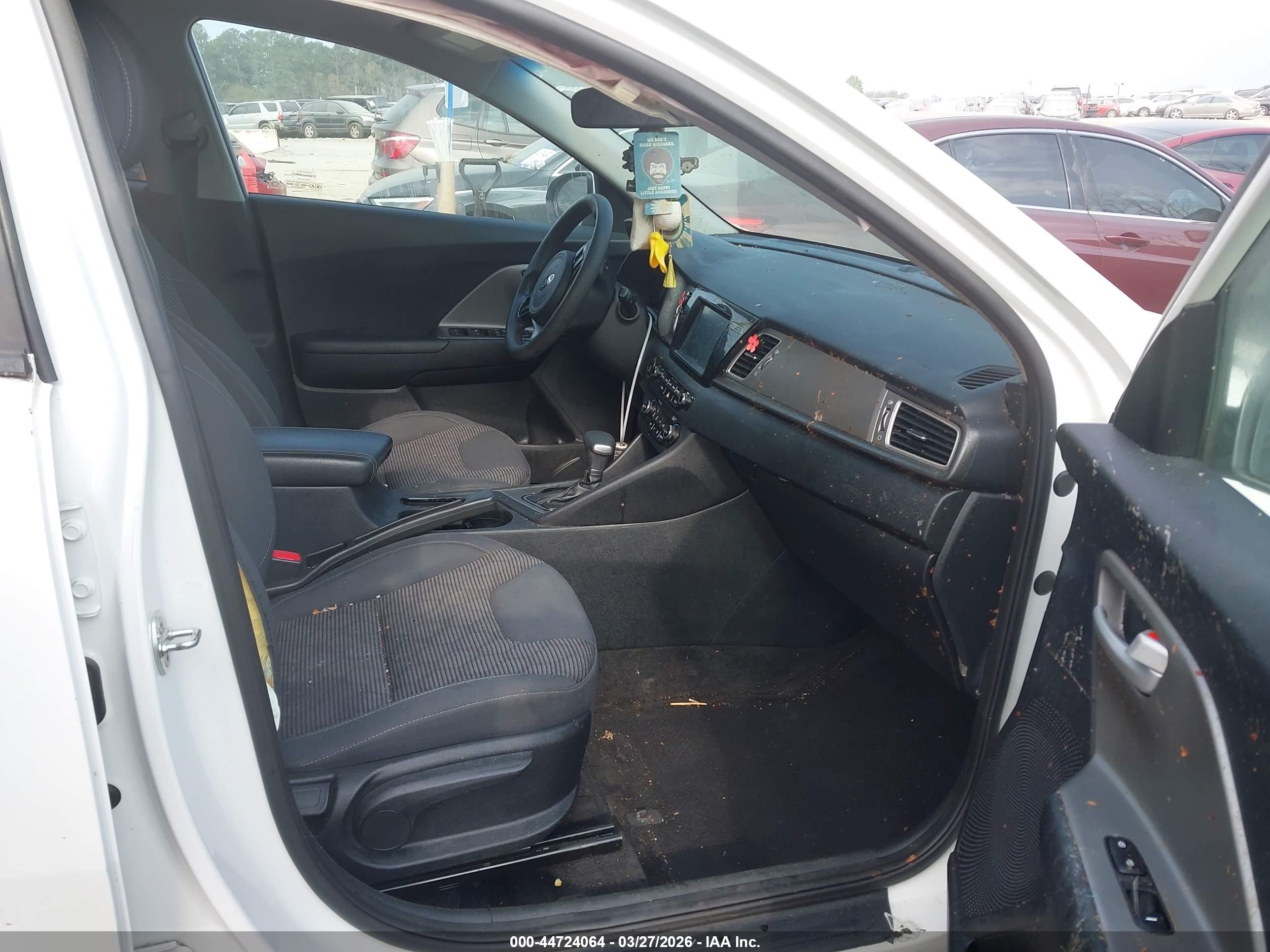 KIA NIRO image 5