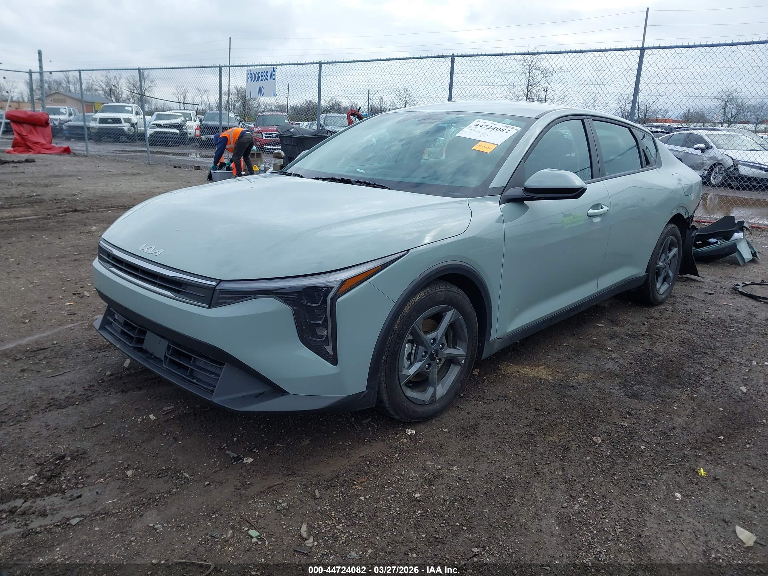 KIA K4 image 2