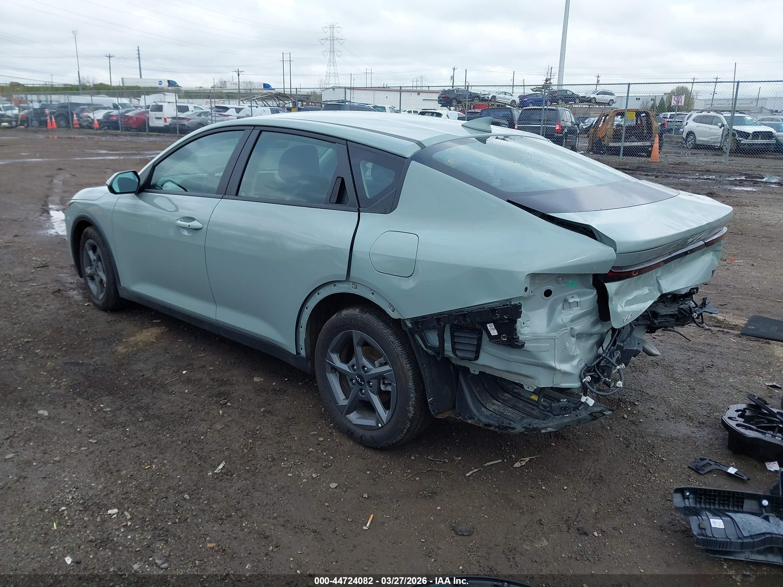 KIA K4 image 3