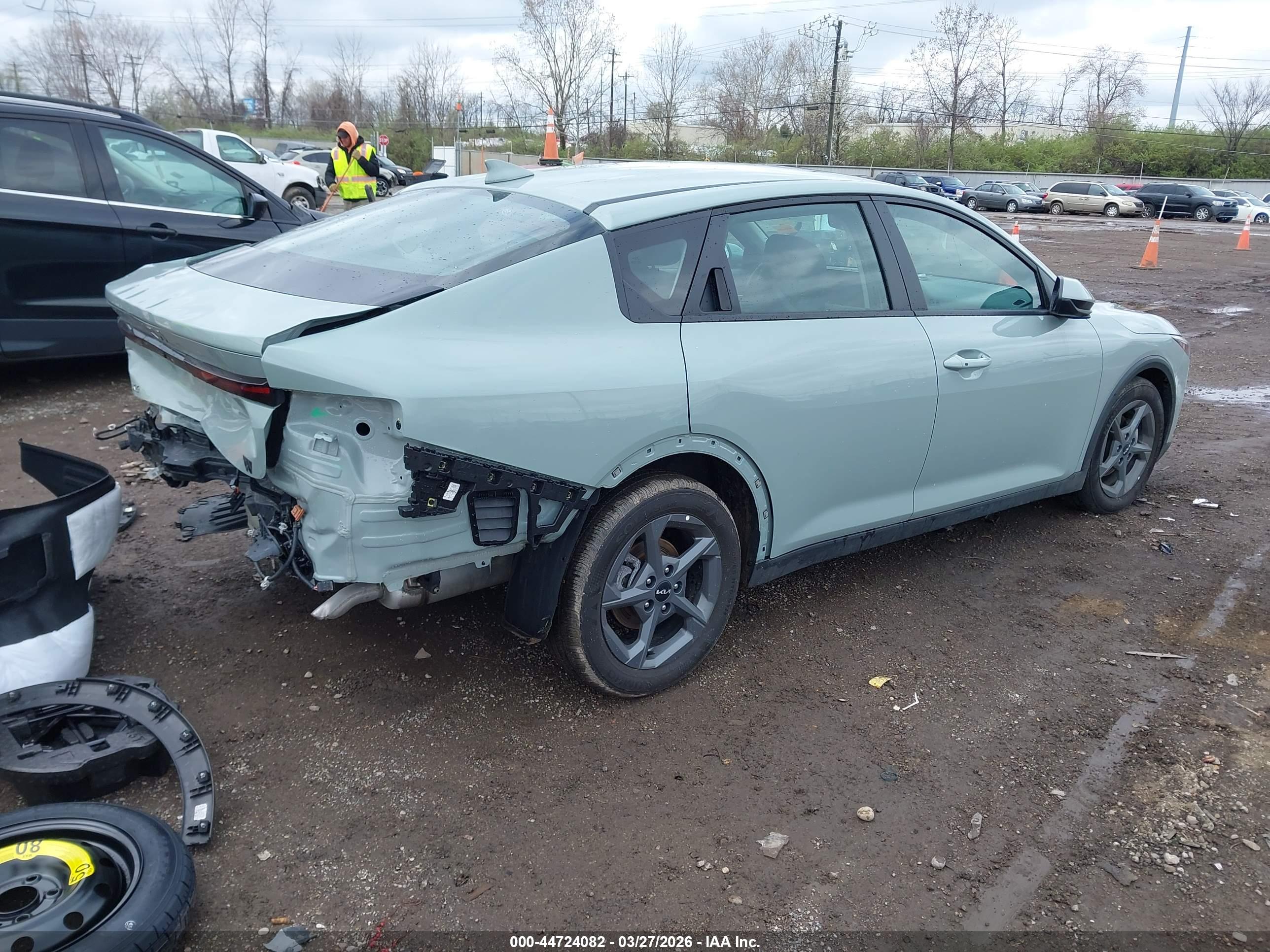 KIA K4 image 4