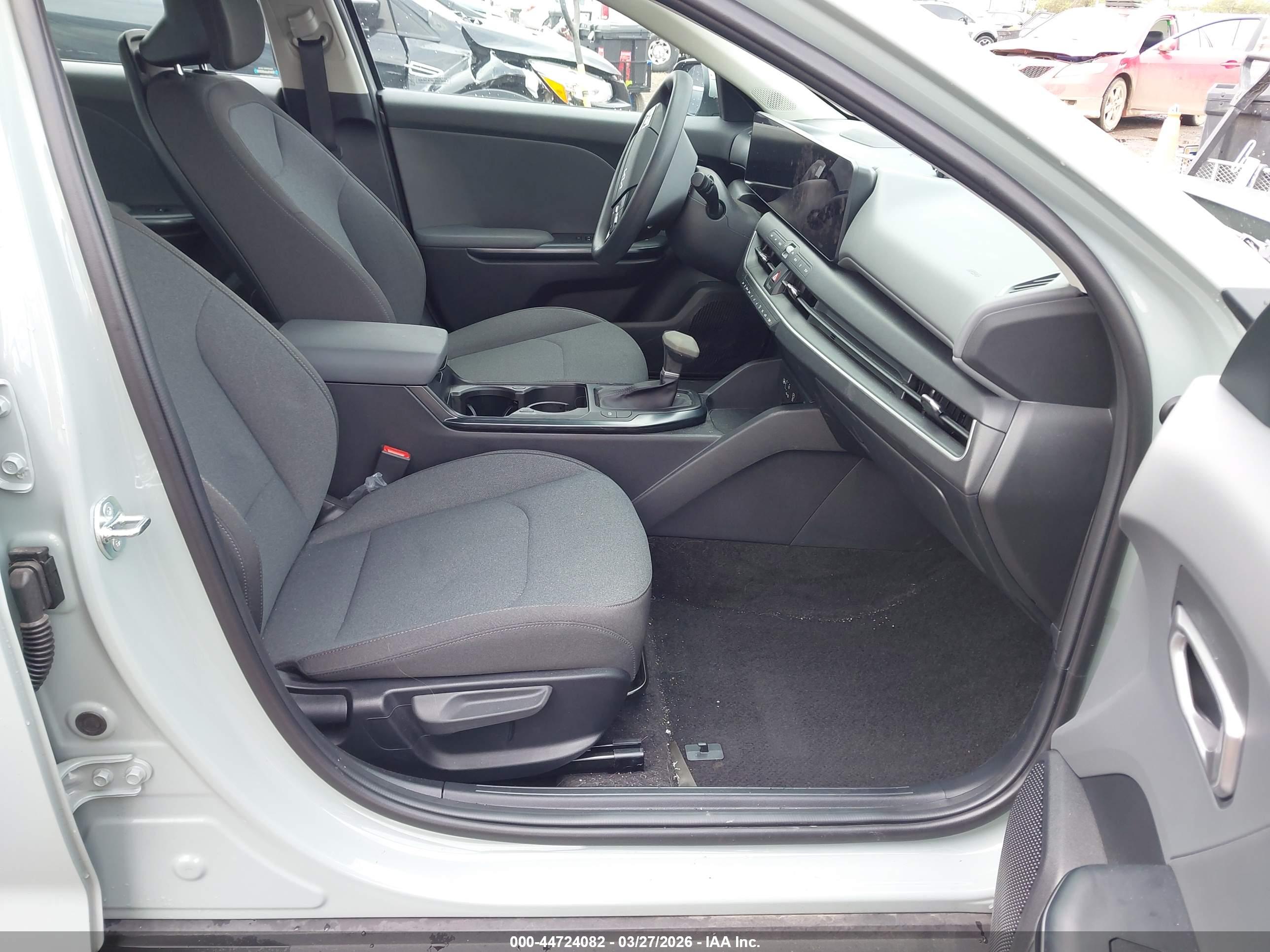 KIA K4 image 5