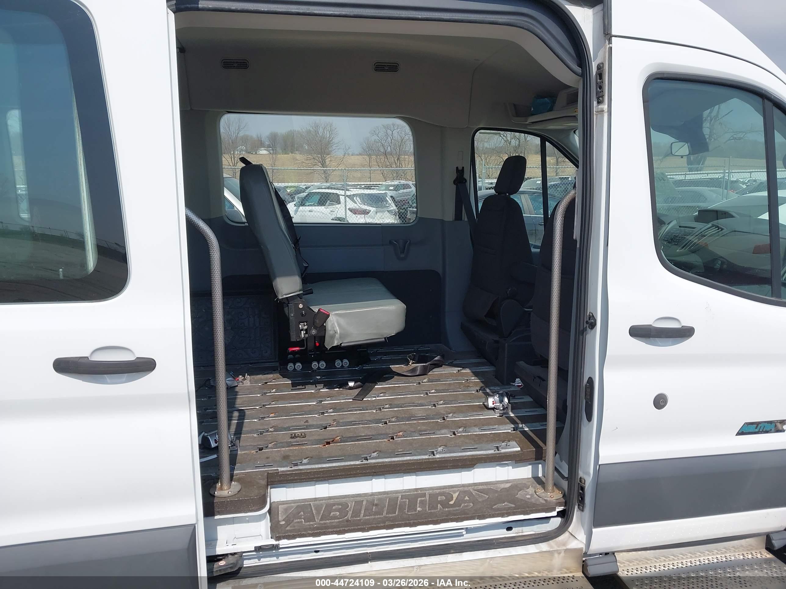 FORD TRANSIT-350 image 8