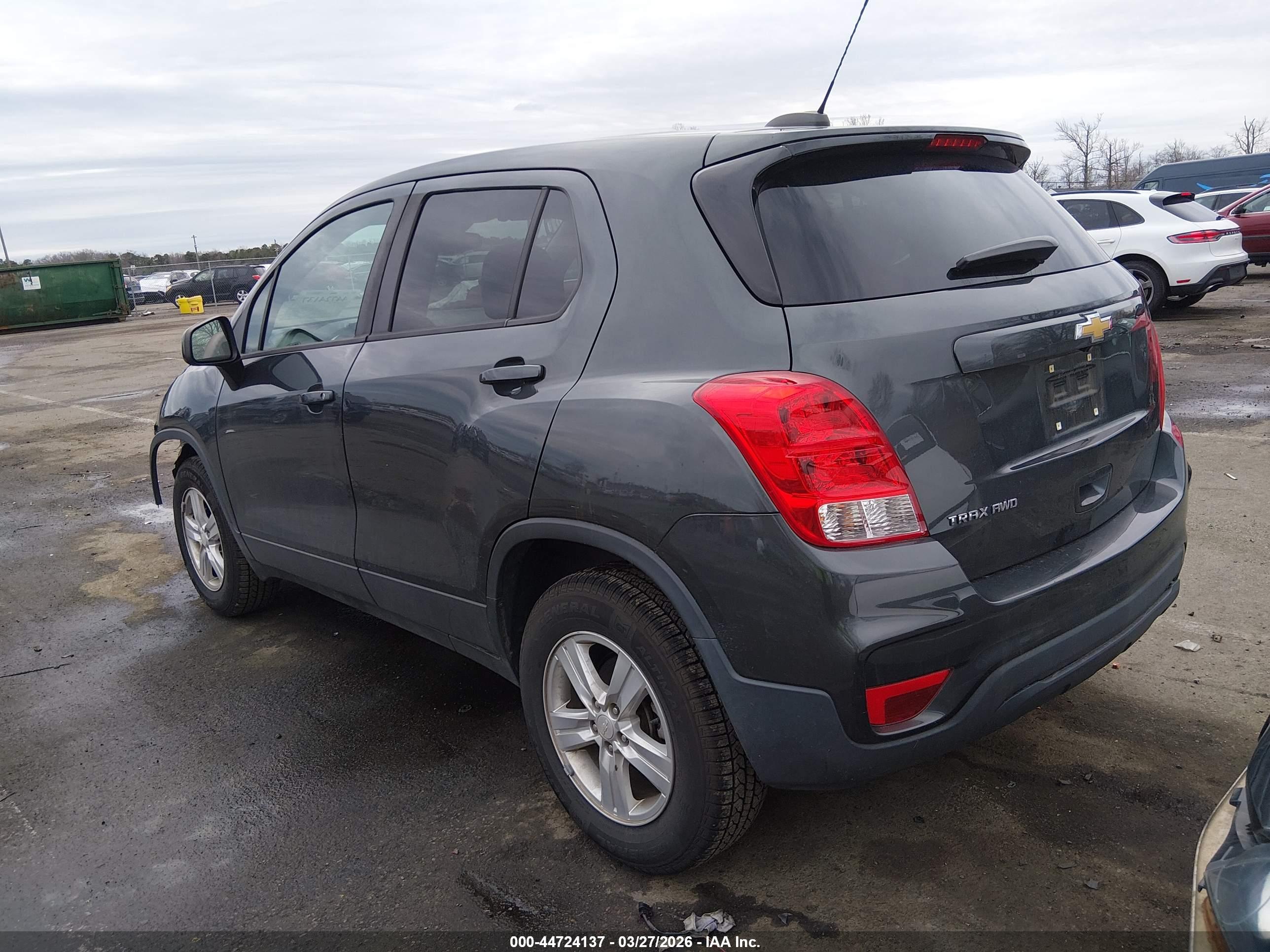 CHEVROLET TRAX image 3
