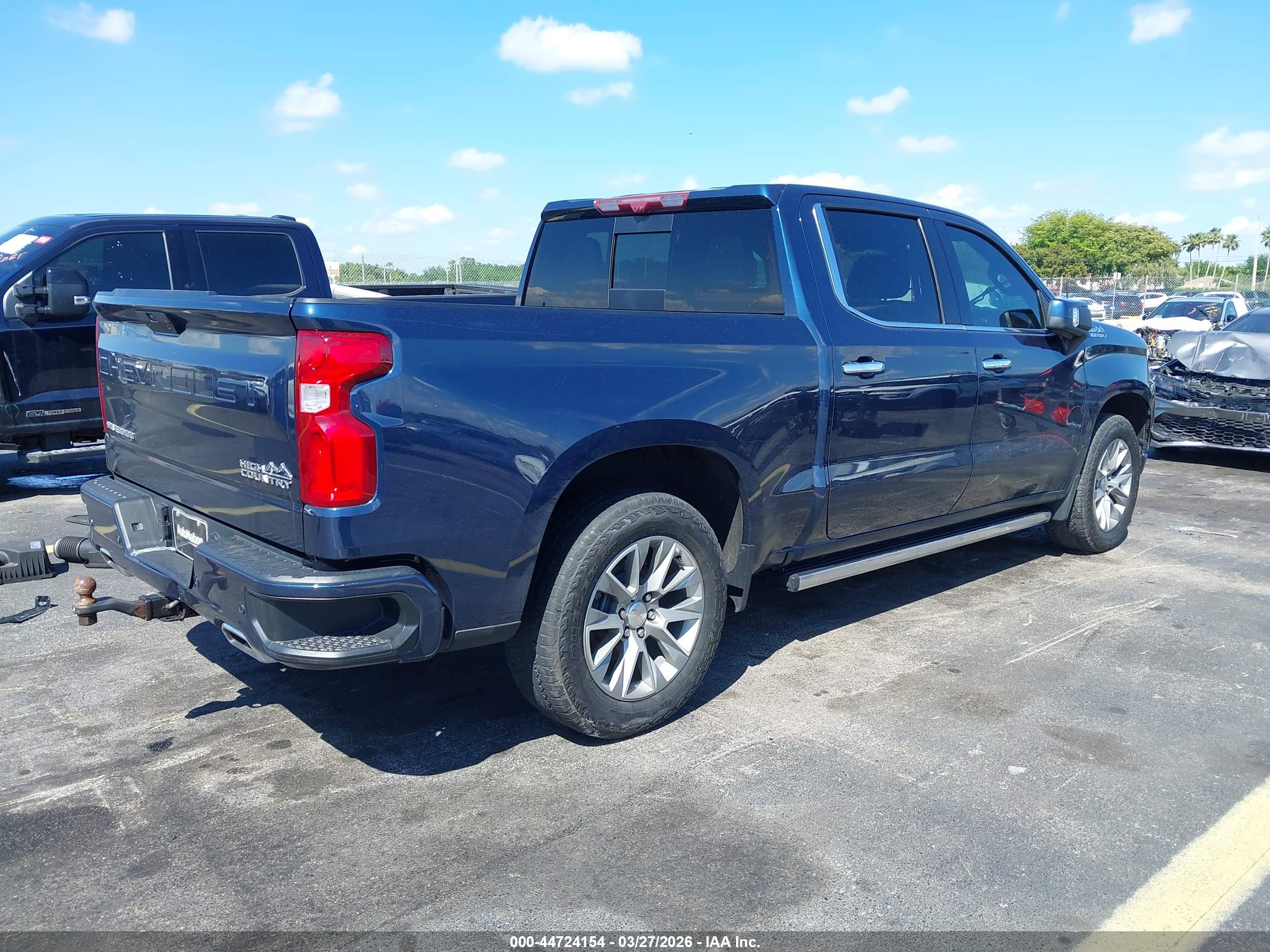 CHEVROLET SILVERADO image 4