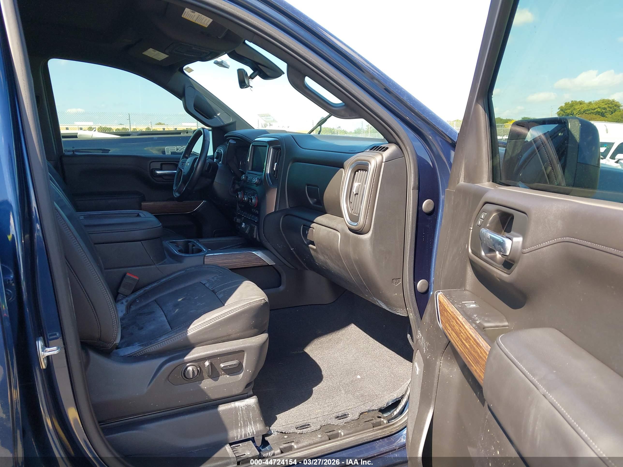 CHEVROLET SILVERADO image 5