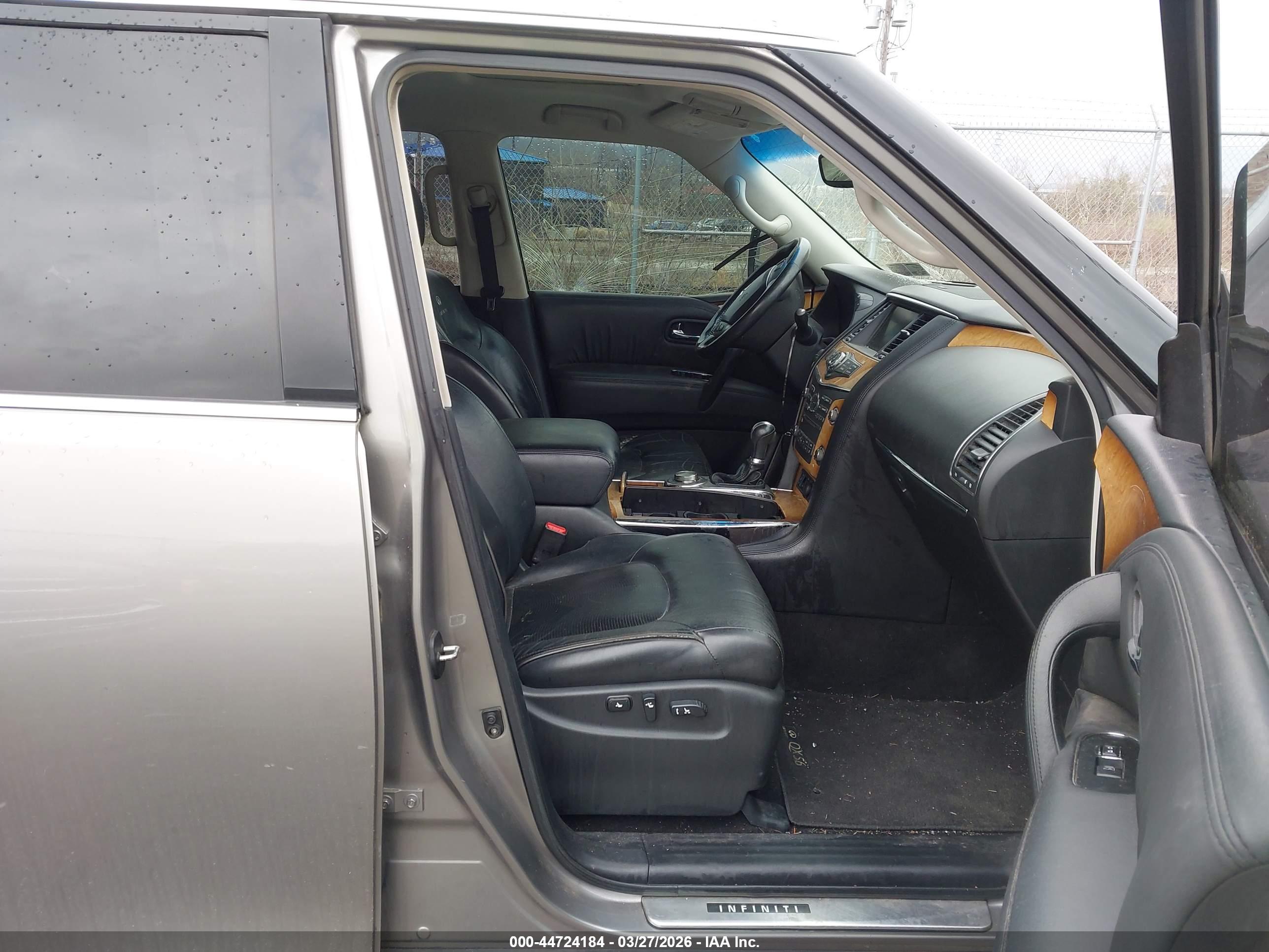 INFINITI QX56 image 5