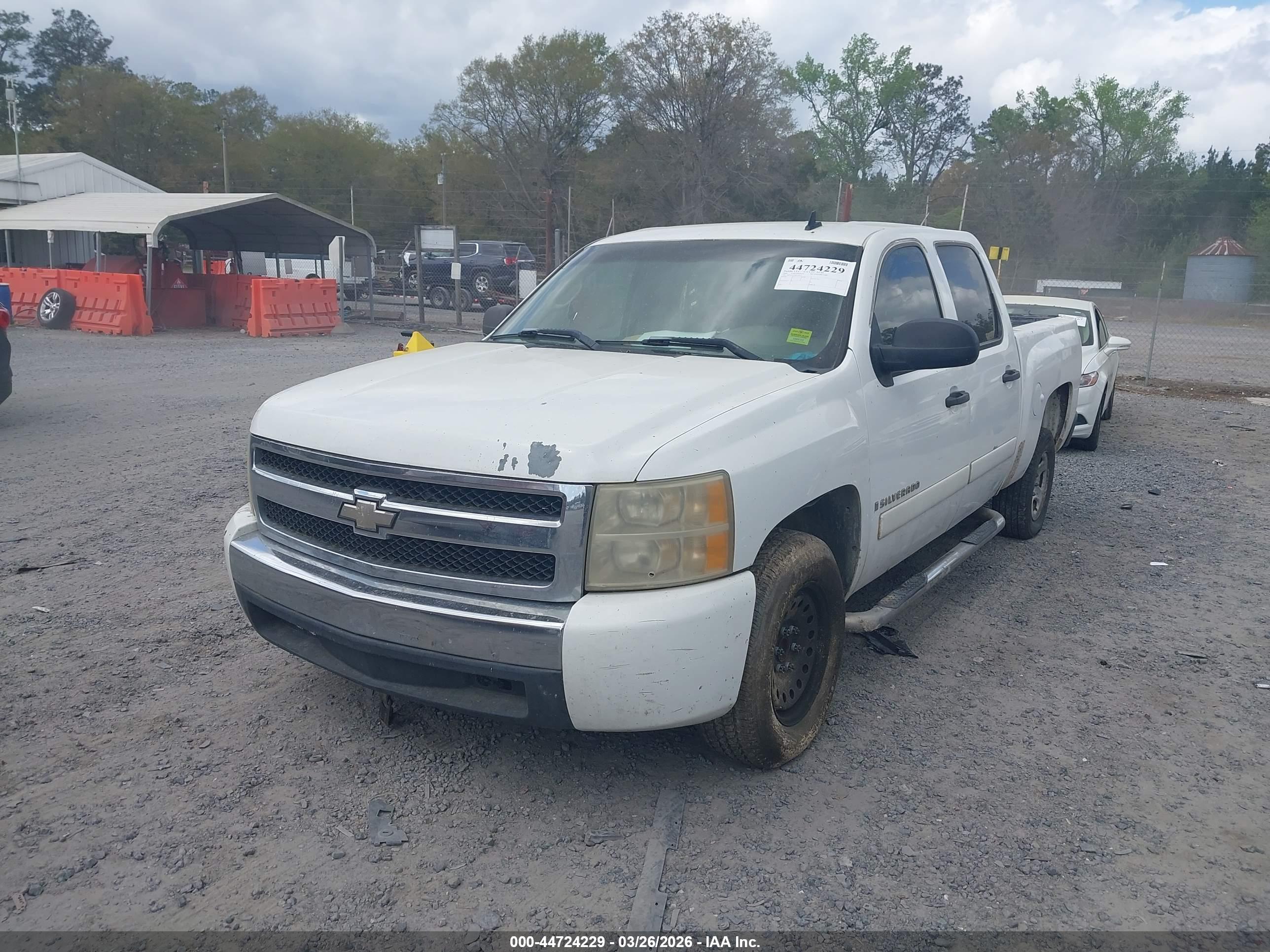 CHEVROLET SILVERADO image 6