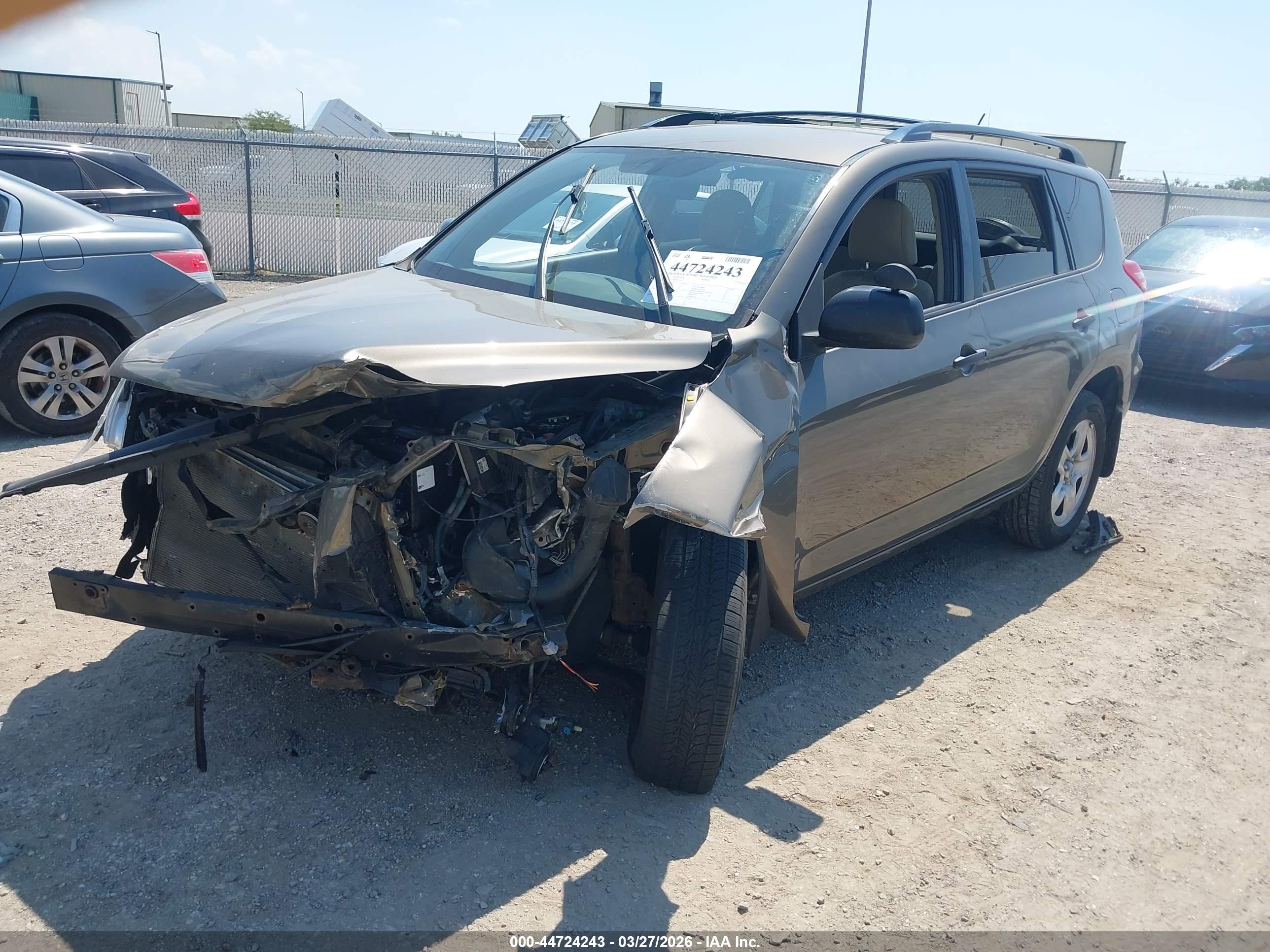 TOYOTA RAV4 image 2