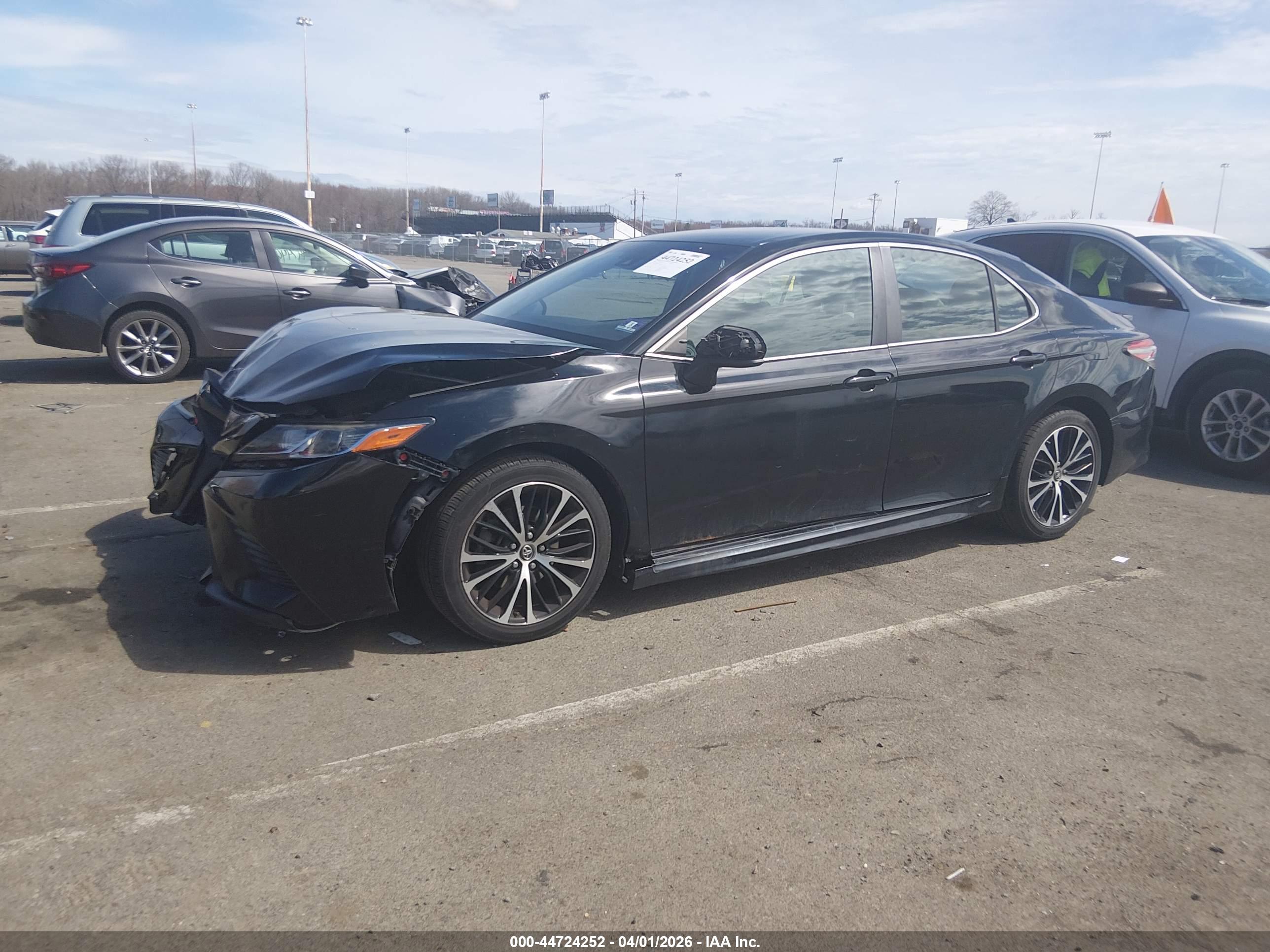 TOYOTA CAMRY image 2