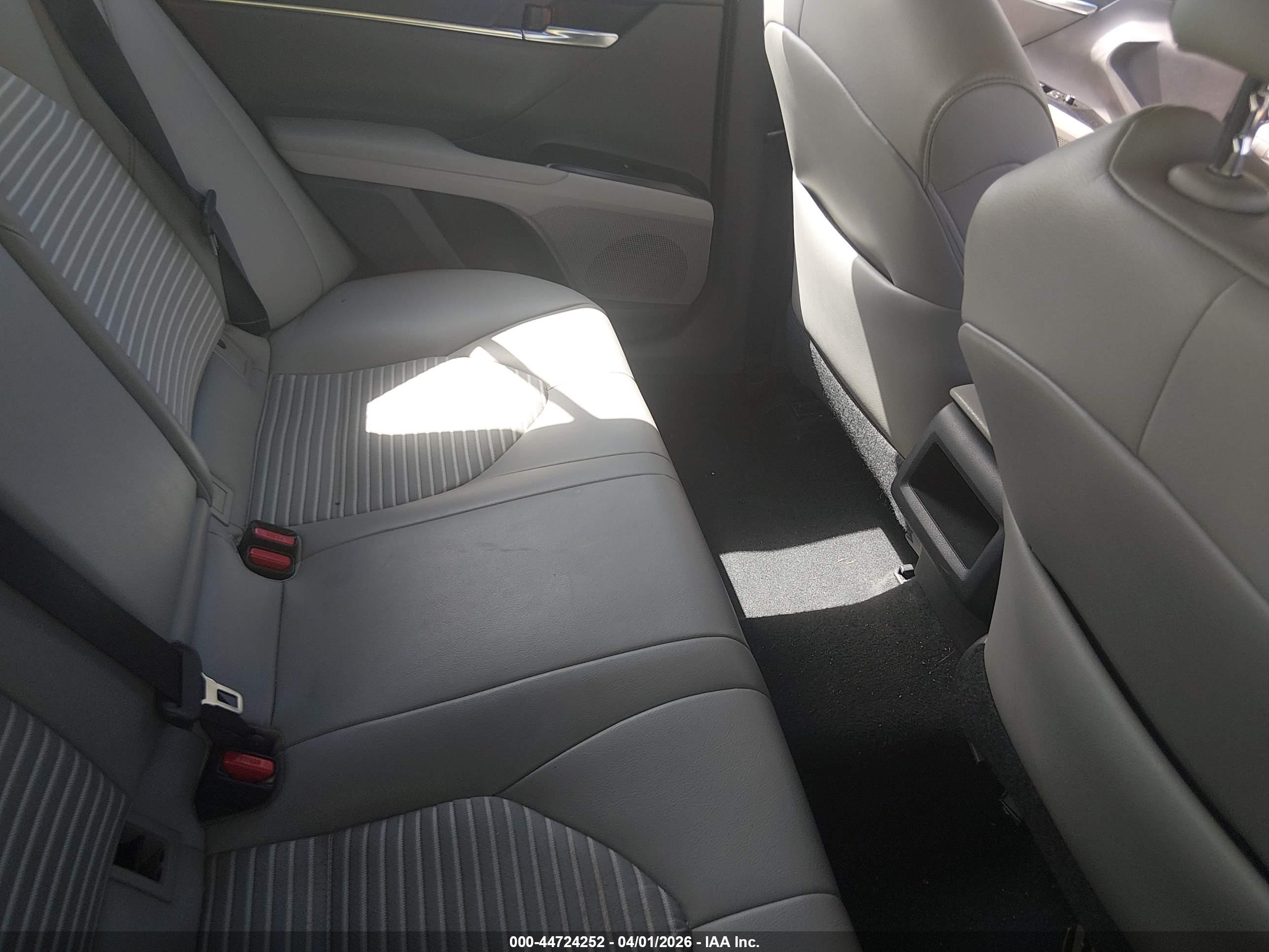 TOYOTA CAMRY image 8