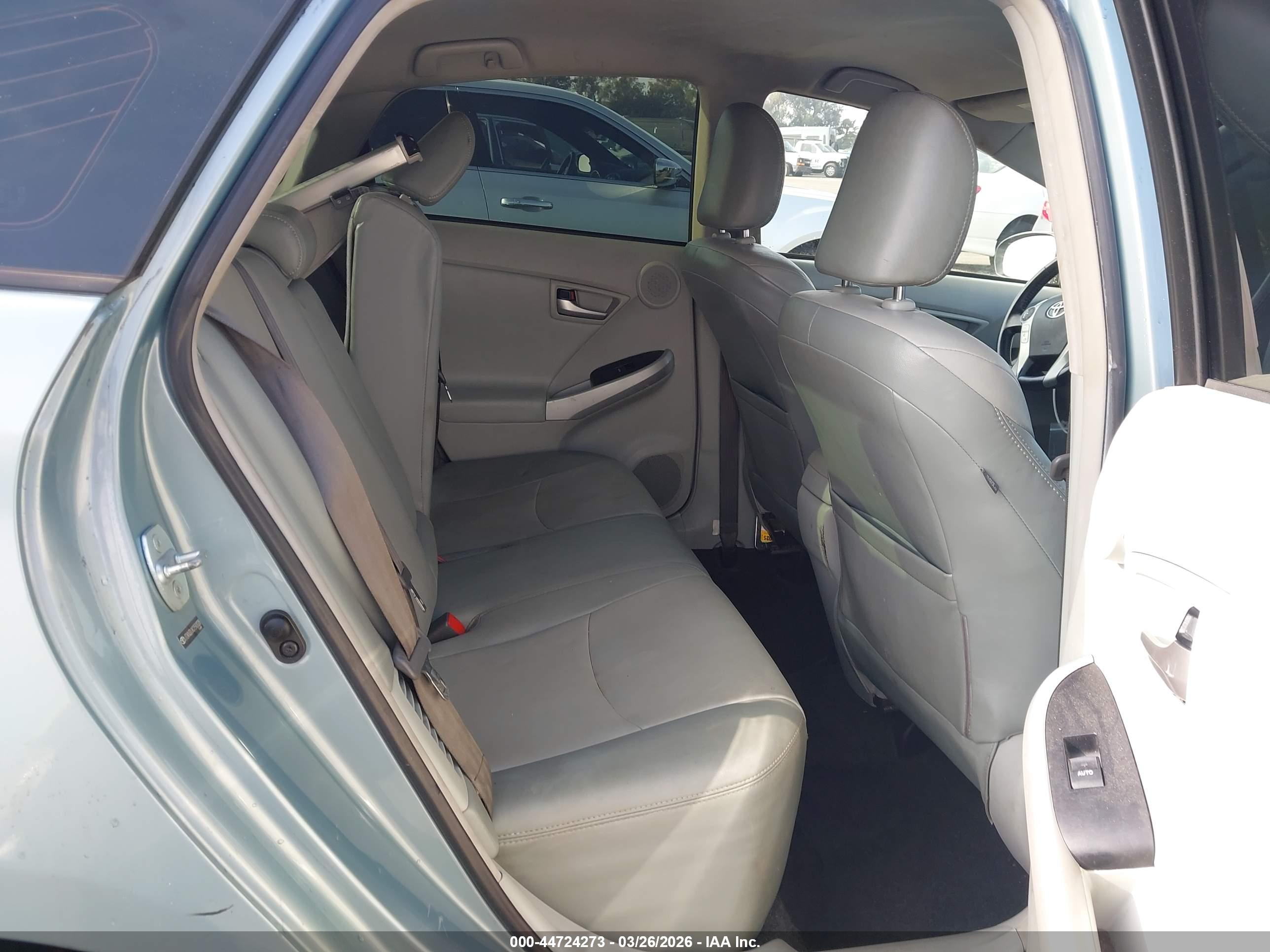 TOYOTA PRIUS image 8