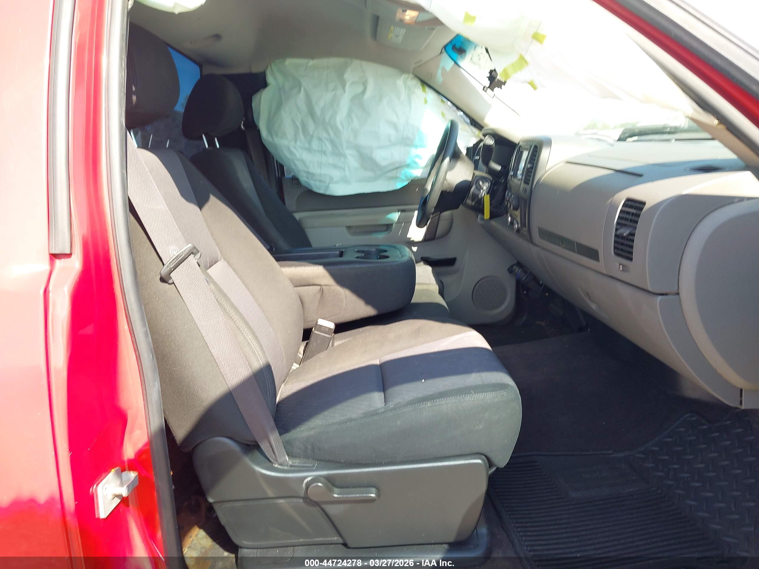 CHEVROLET SILVERADO image 5