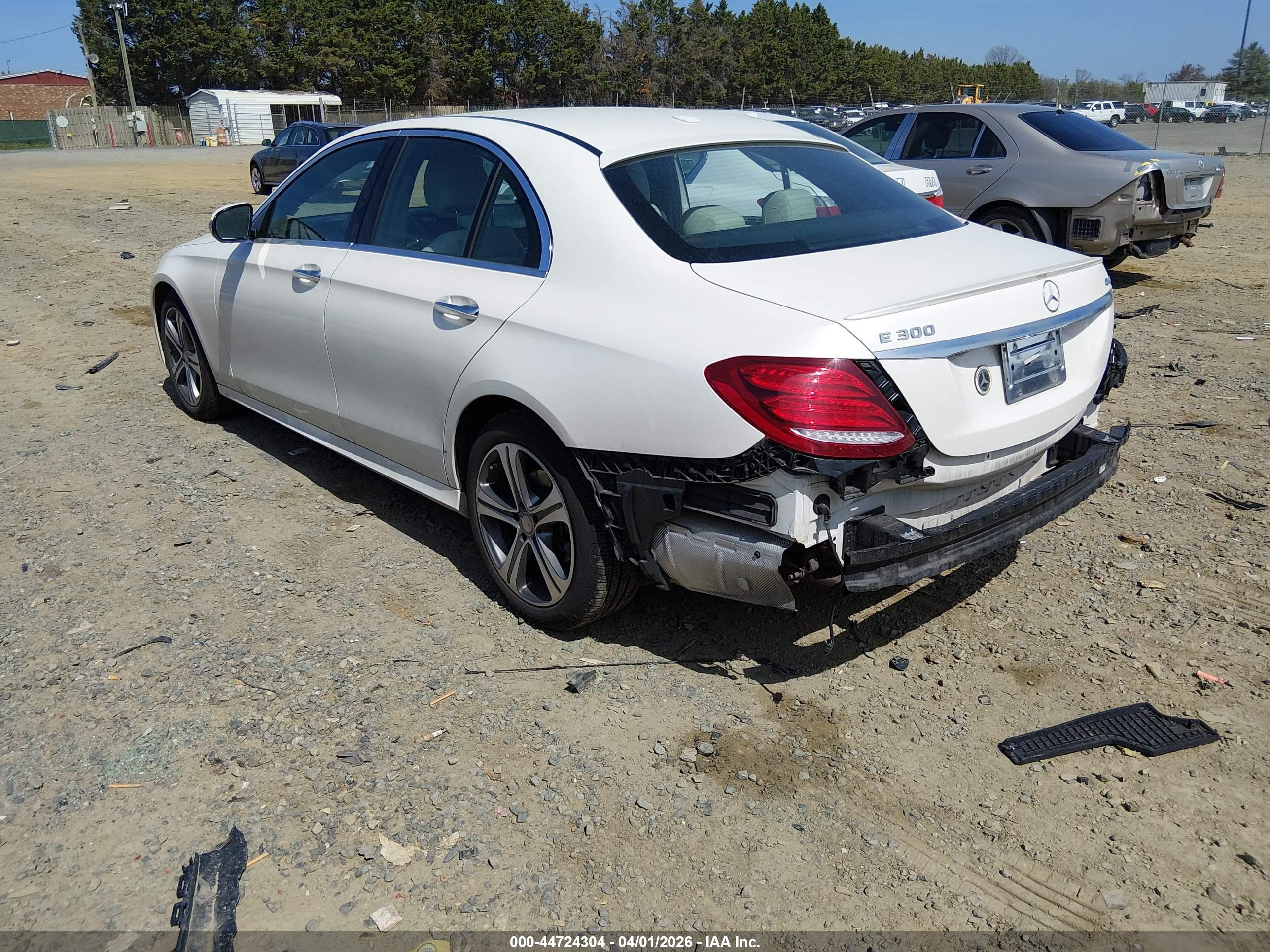 MERCEDES-BENZ E image 3