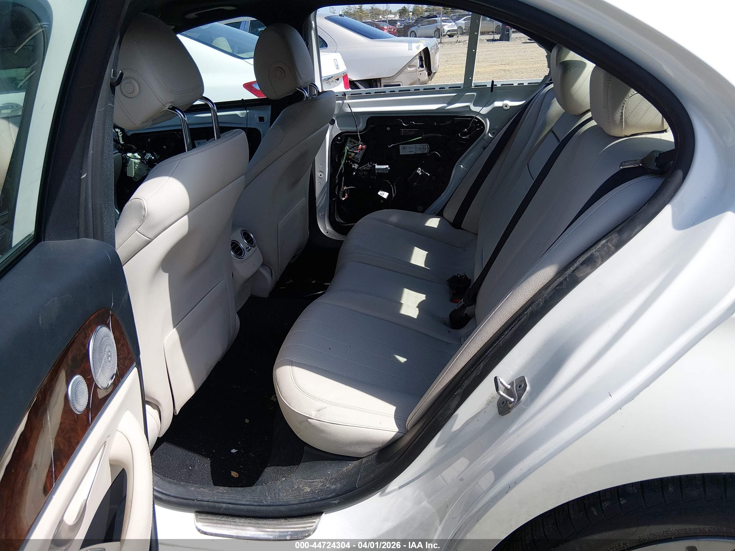 MERCEDES-BENZ E image 8