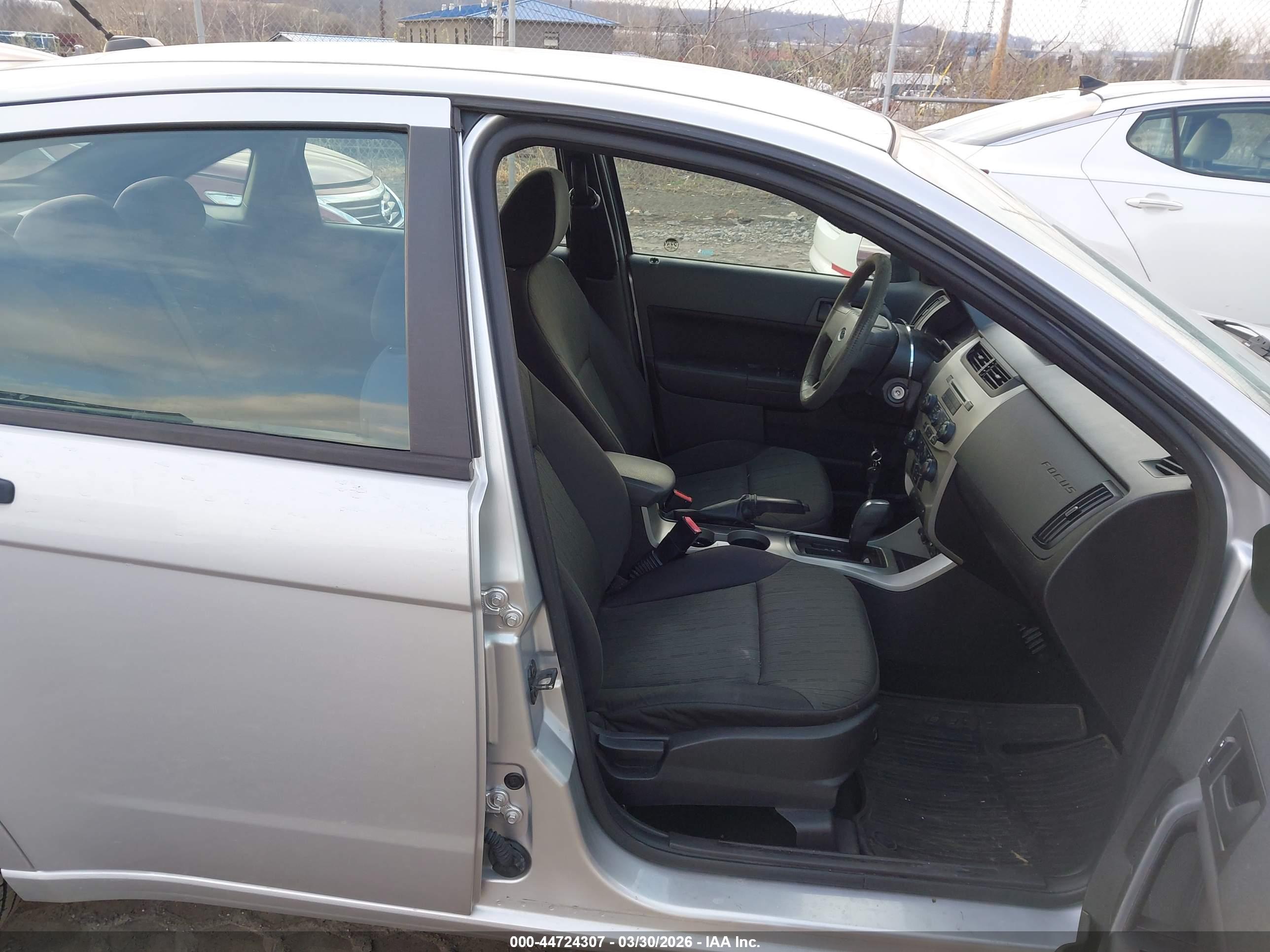 FORD FOCUS image 5