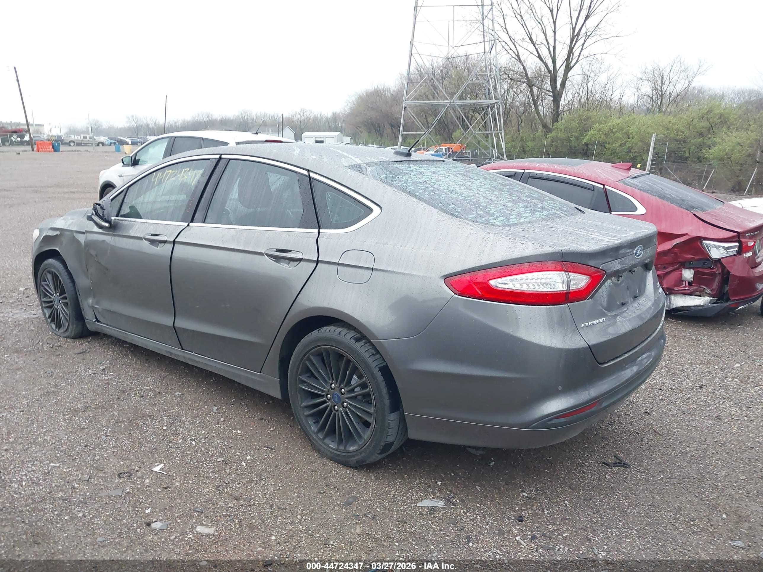 FORD FUSION image 3
