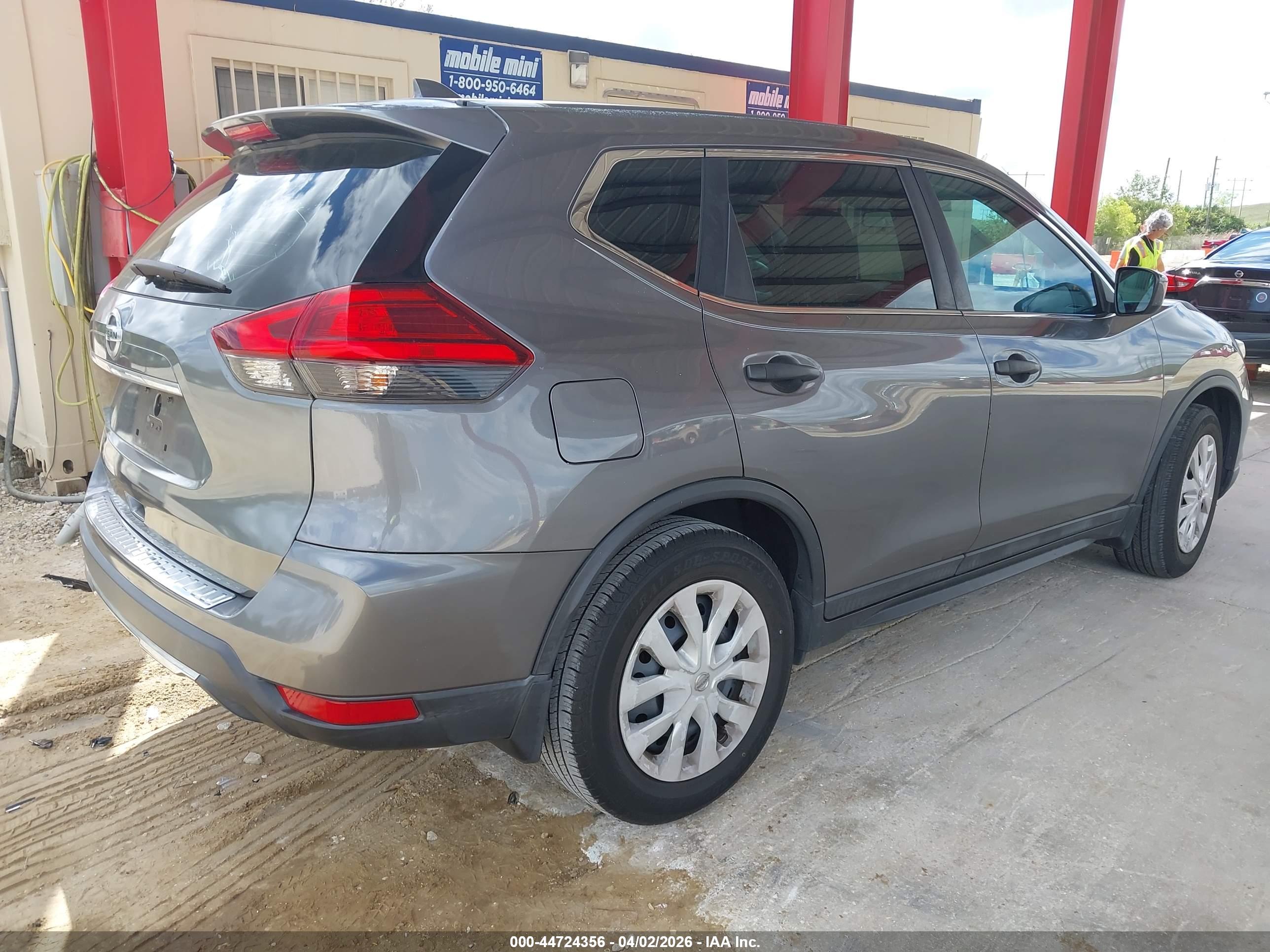 NISSAN ROGUE image 4