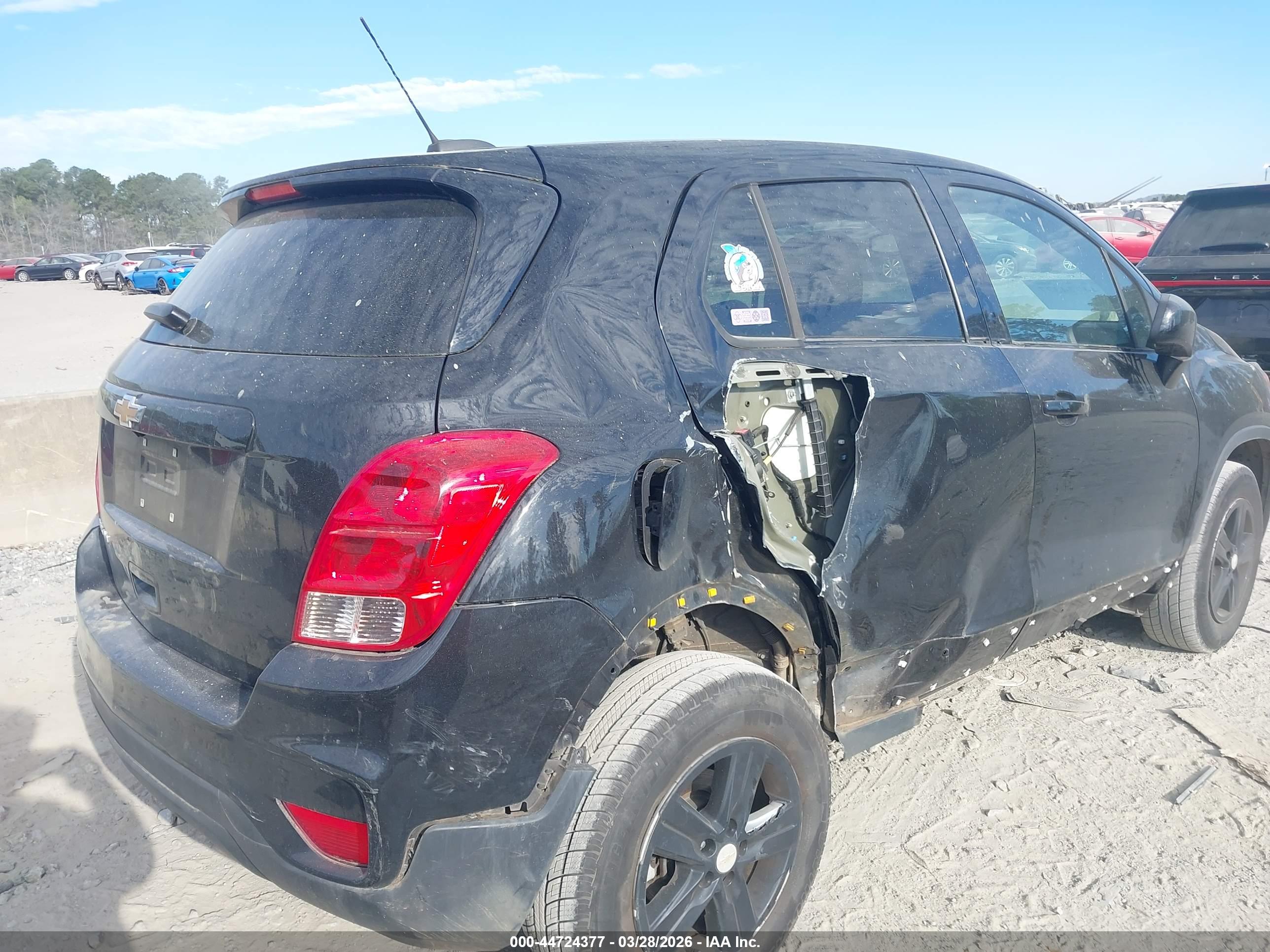 CHEVROLET TRAX image 6