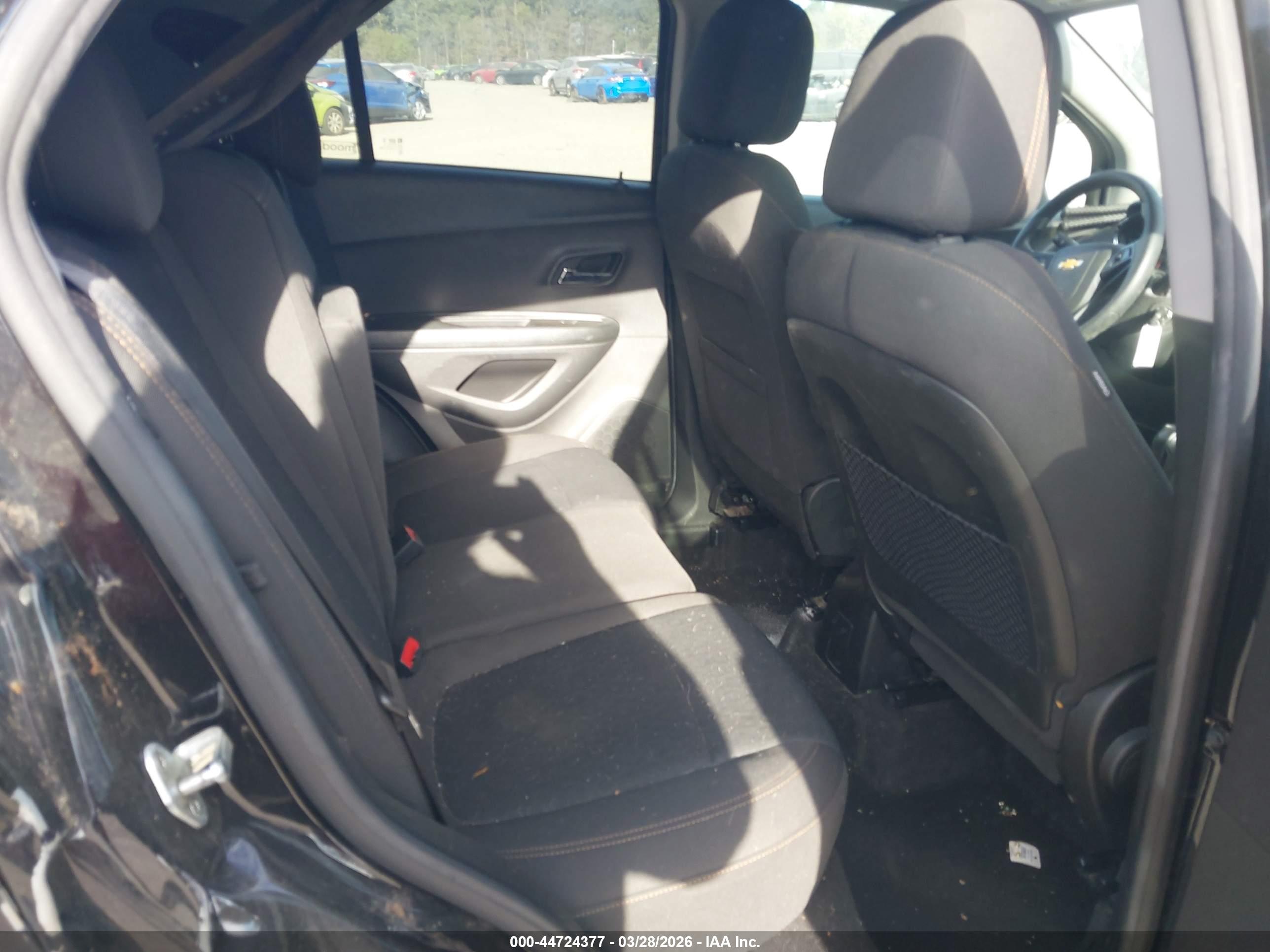 CHEVROLET TRAX image 8
