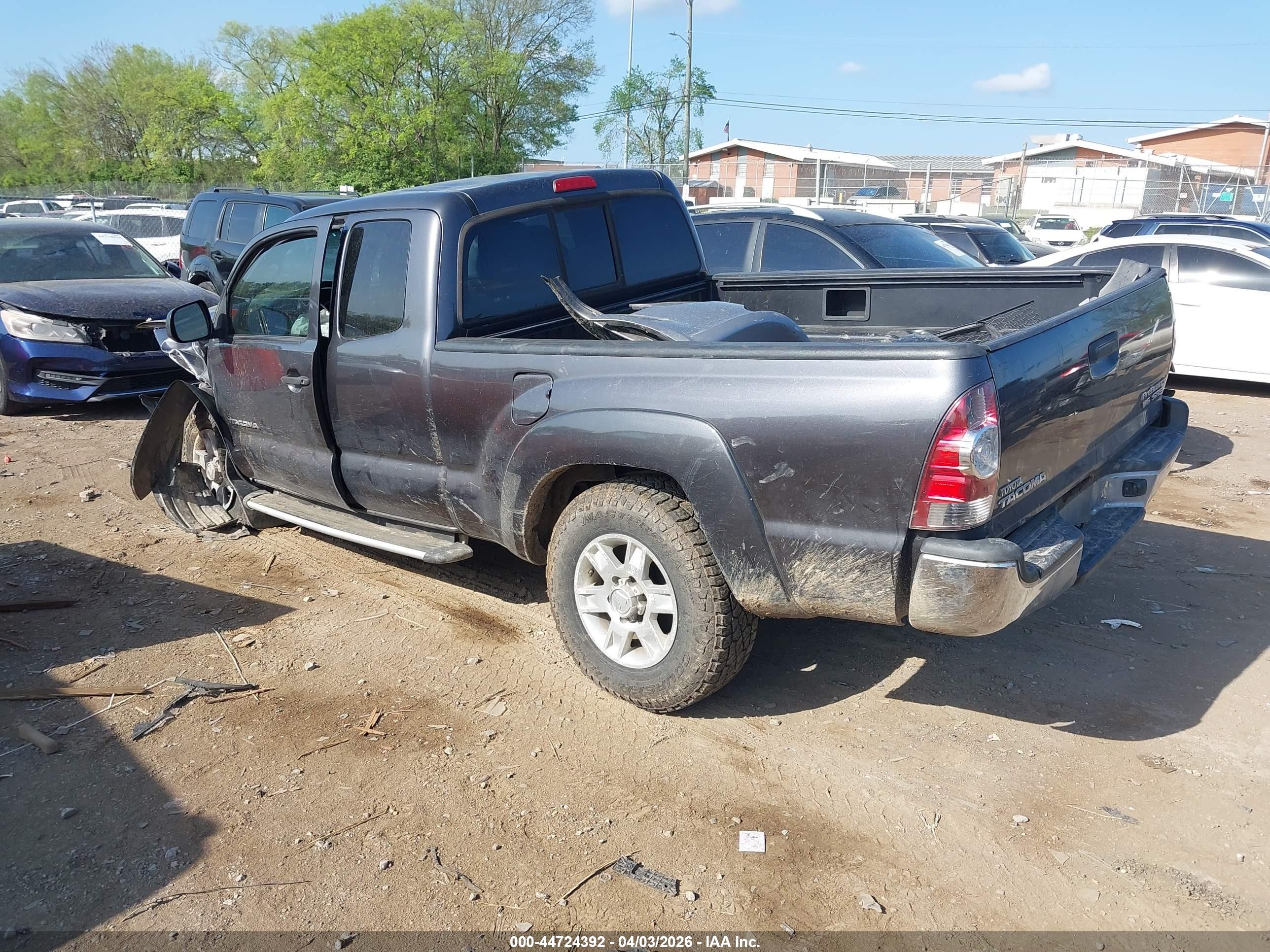 TOYOTA TACOMA image 3