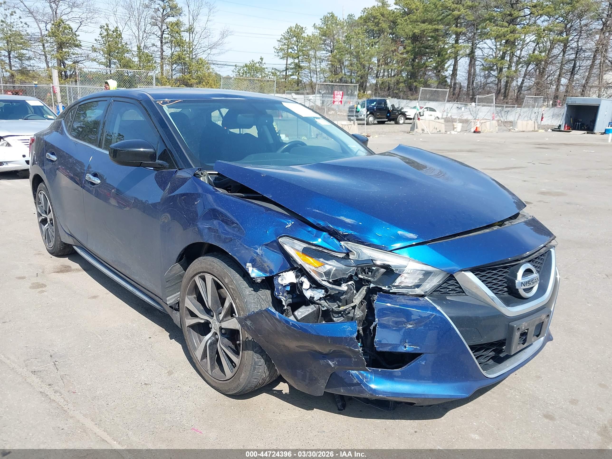 NISSAN MAXIMA image 6