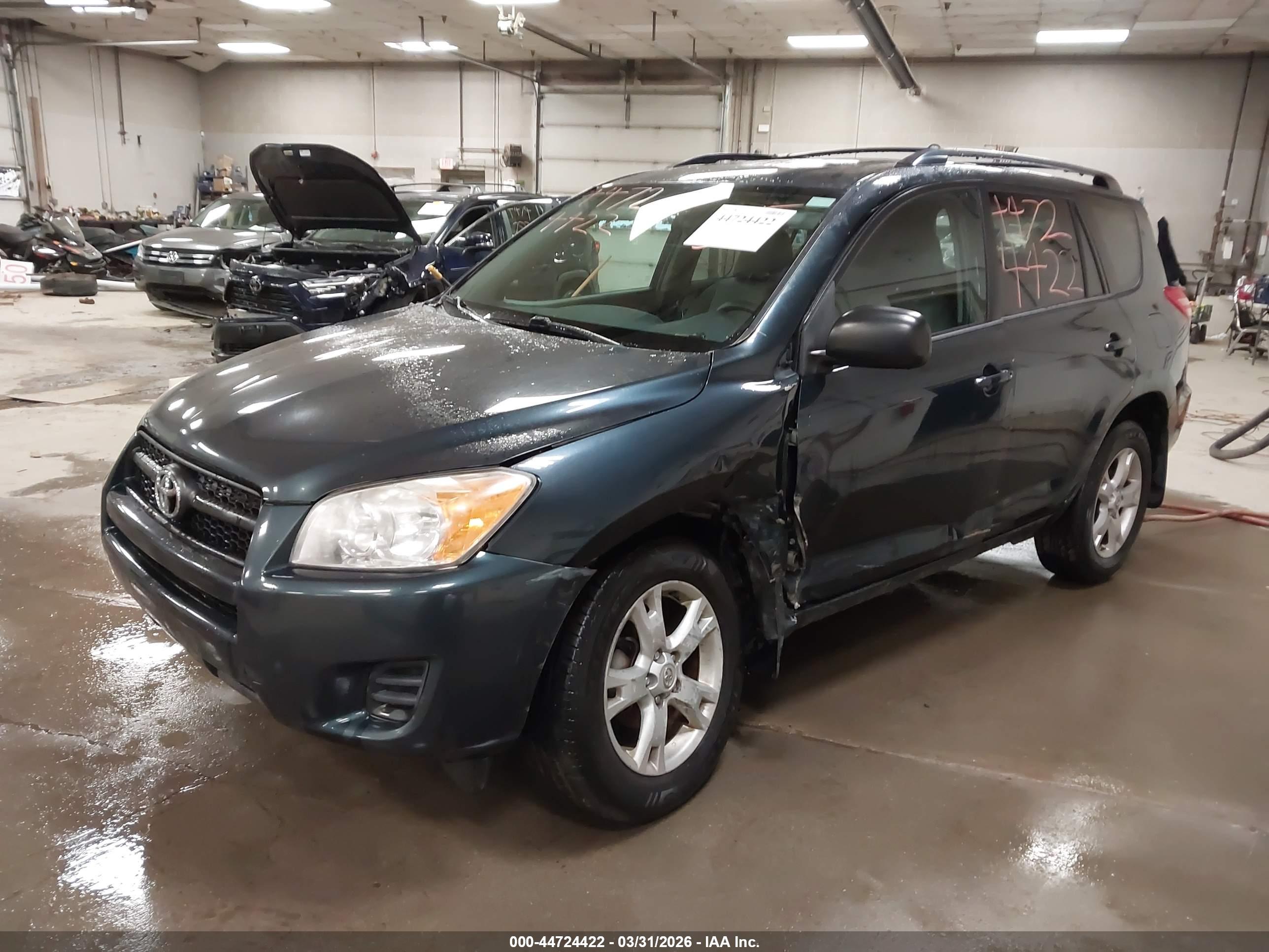 TOYOTA RAV4 image 2