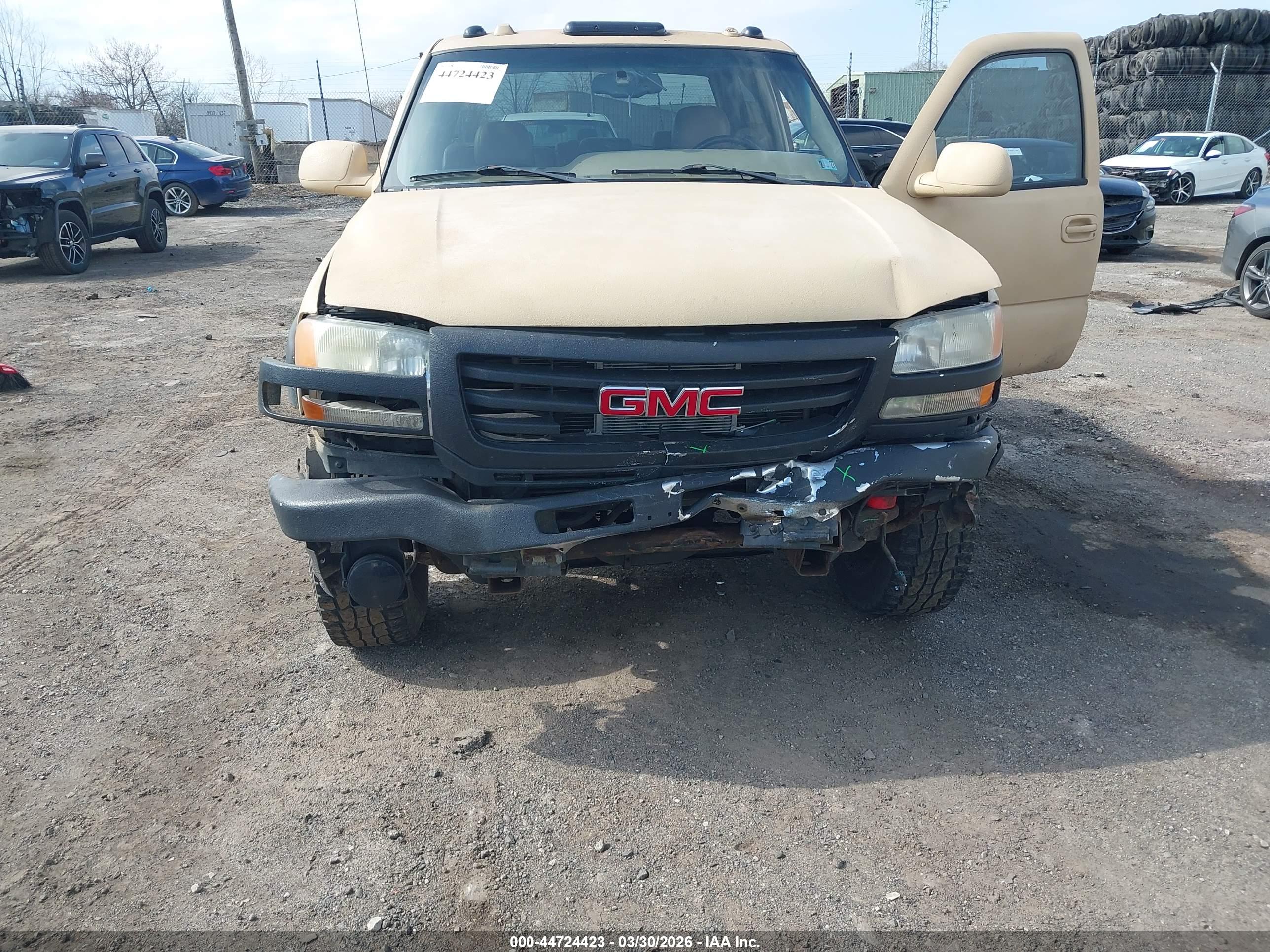 GMC SIERRA image 6