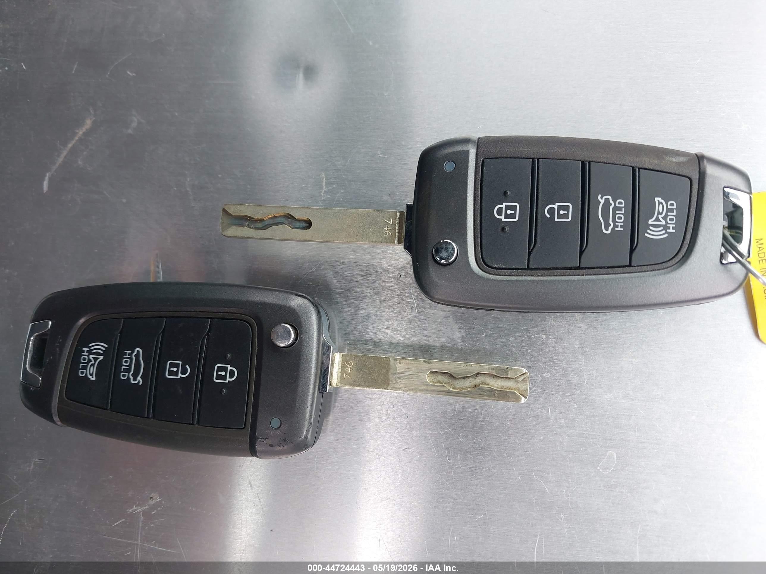 HYUNDAI ACCENT image 11