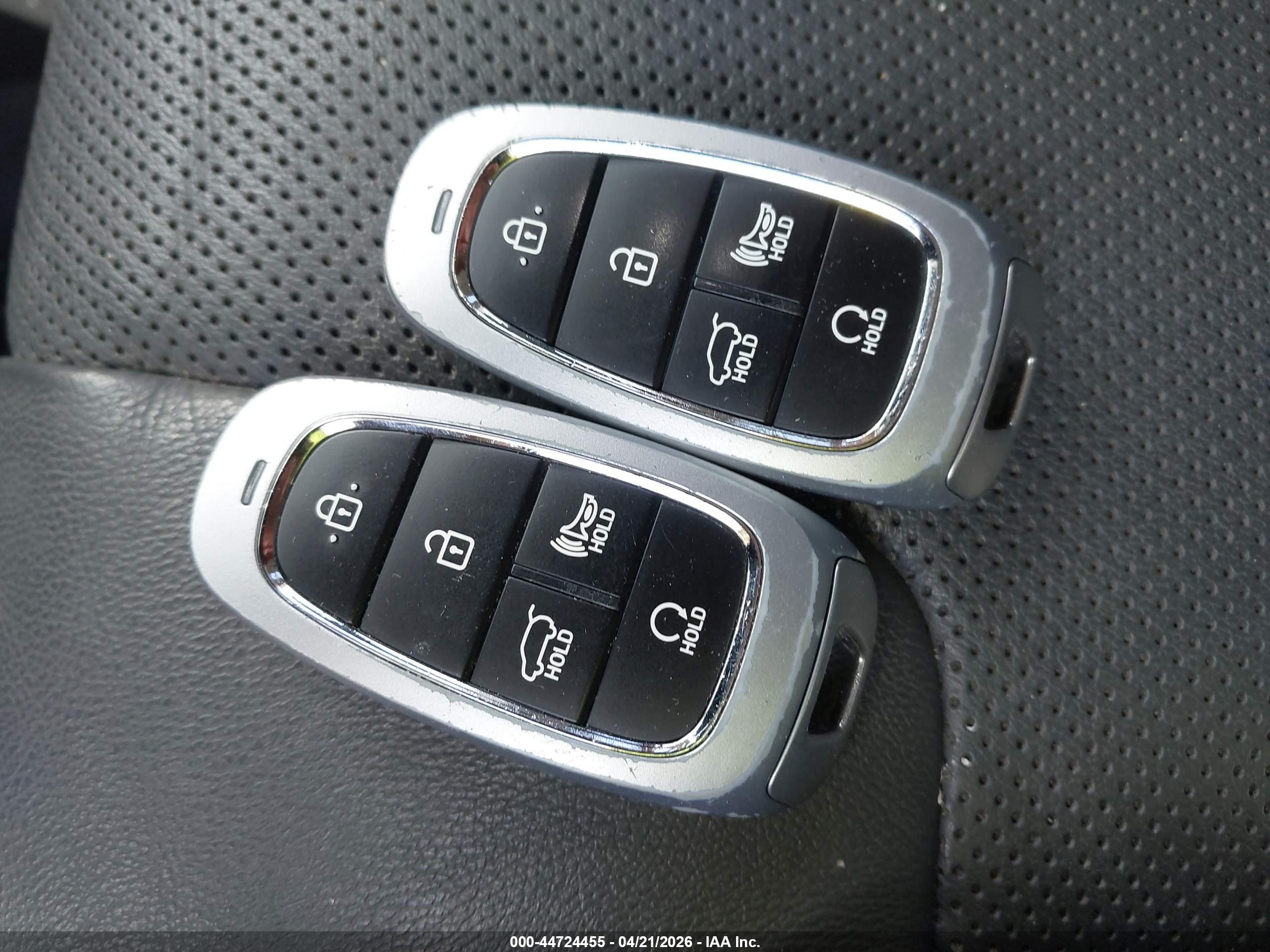 HYUNDAI SANTA image 11