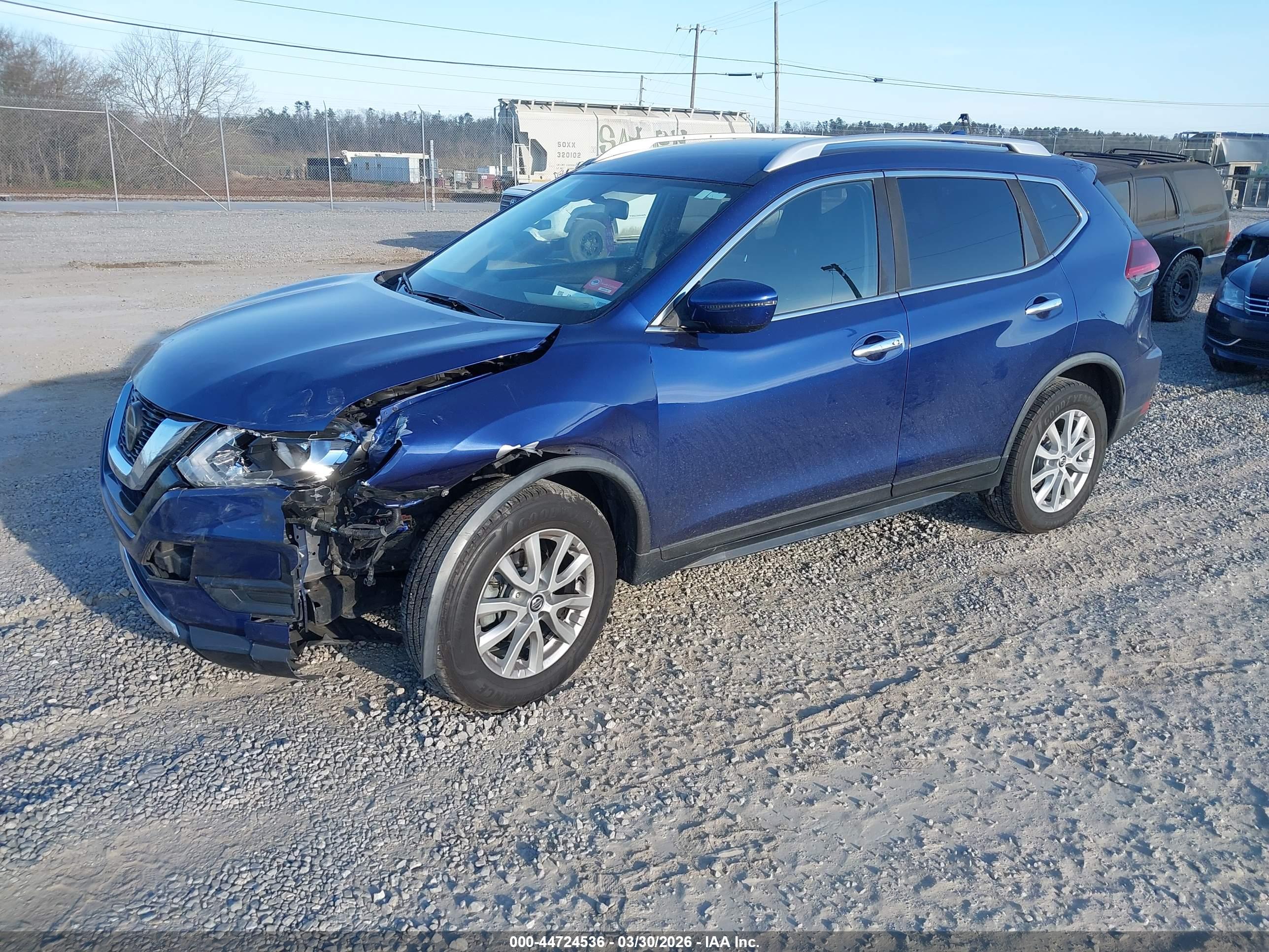 NISSAN ROGUE image 2