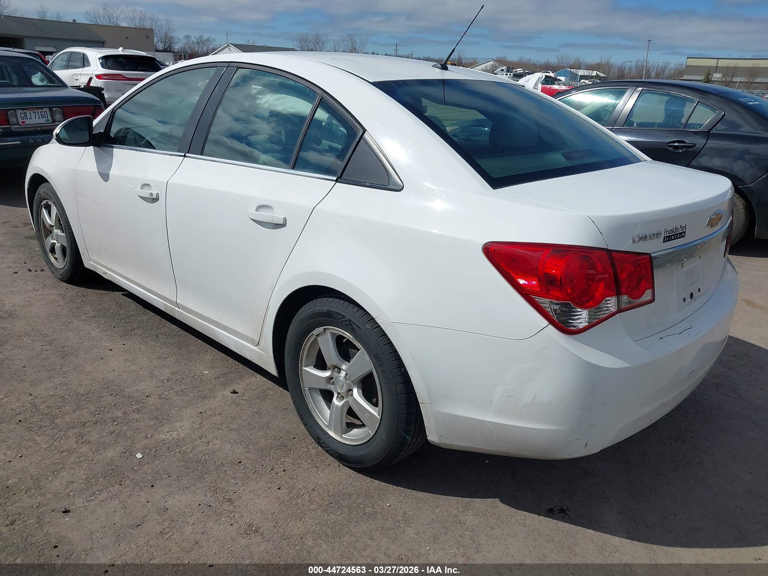 CHEVROLET CRUZE image 3