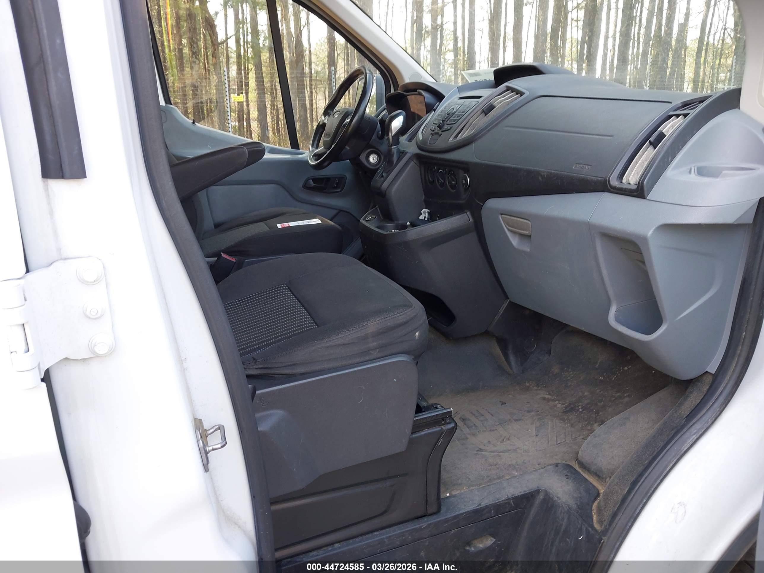 FORD TRANSIT-150 image 5