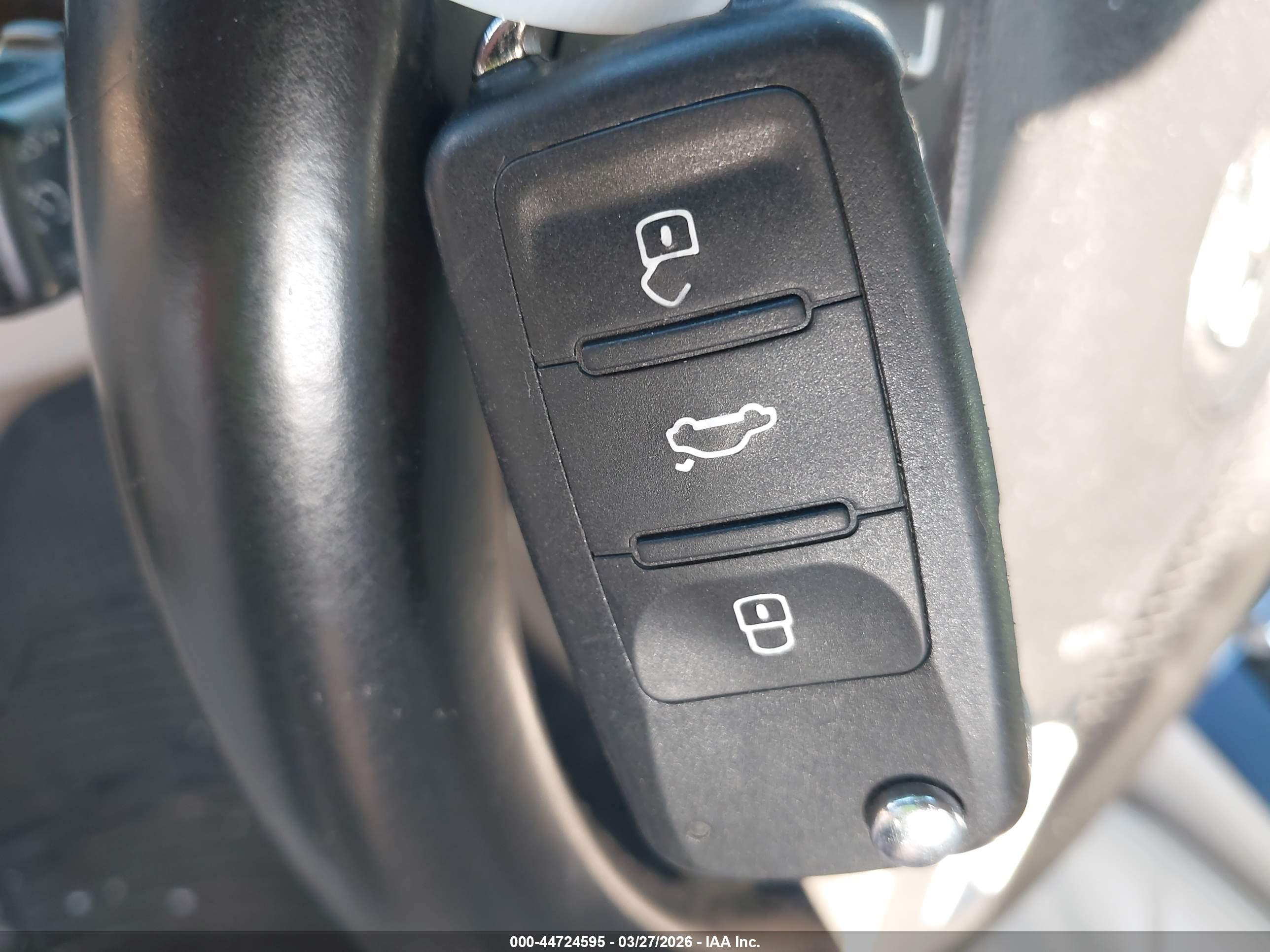 VOLKSWAGEN PASSAT image 11