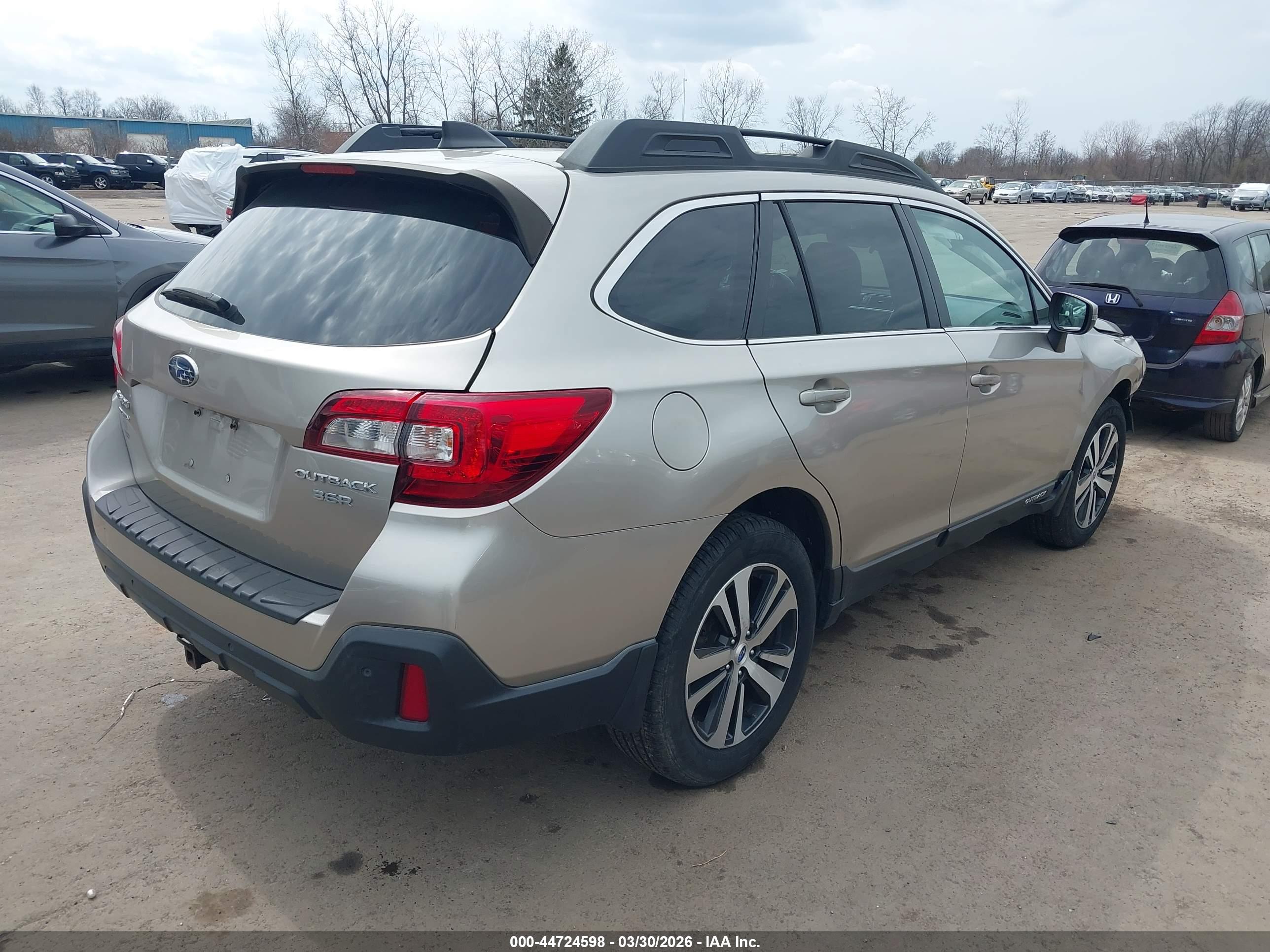 SUBARU OUTBACK image 4