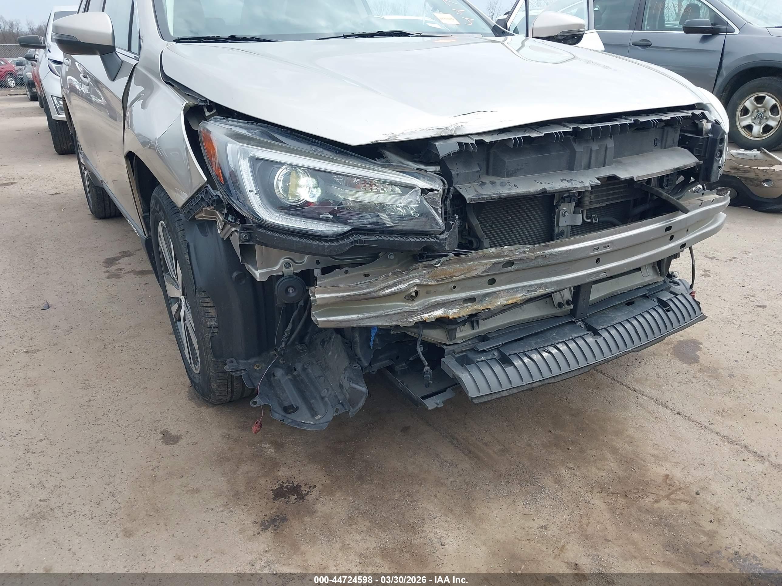 SUBARU OUTBACK image 6