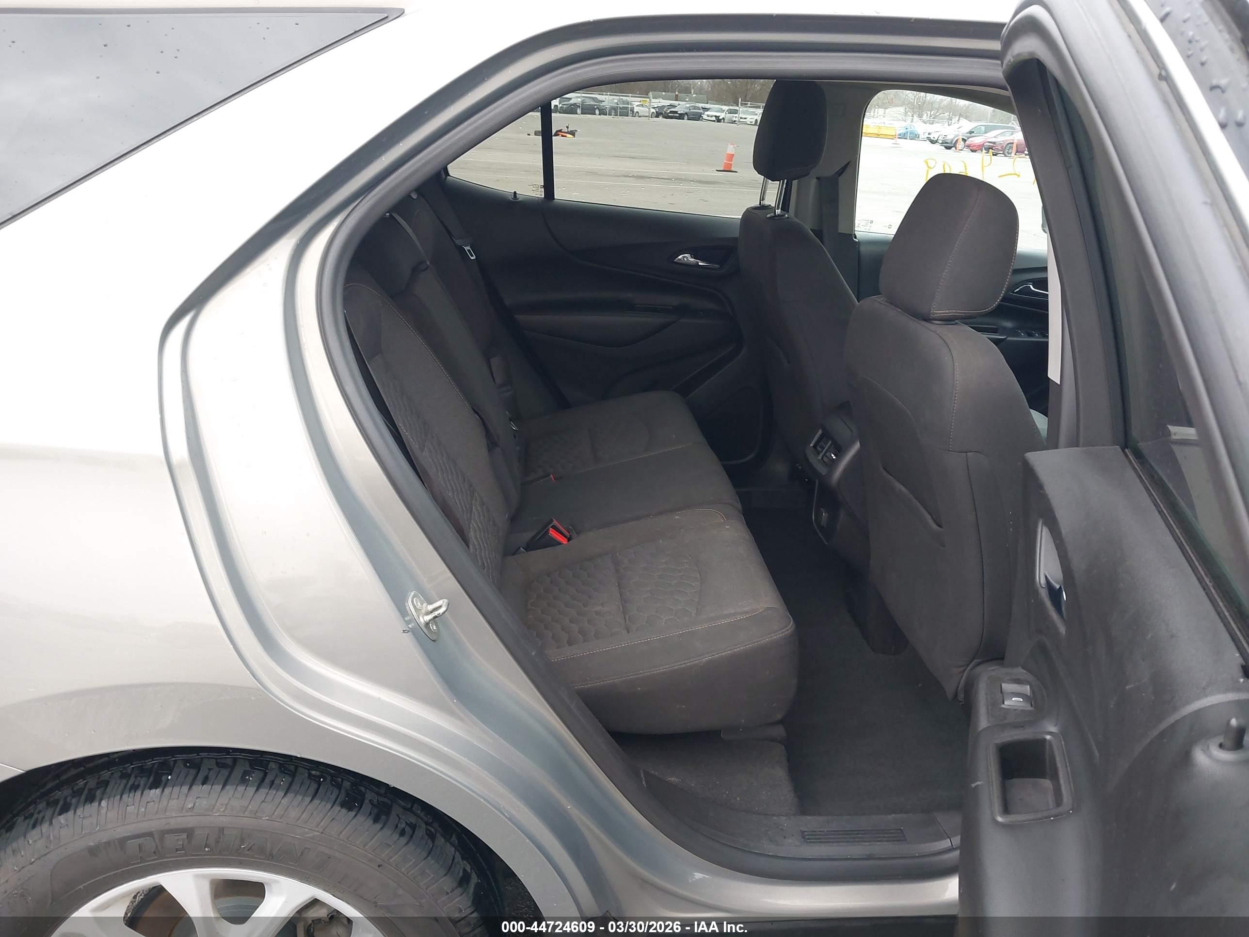 CHEVROLET EQUINOX image 8
