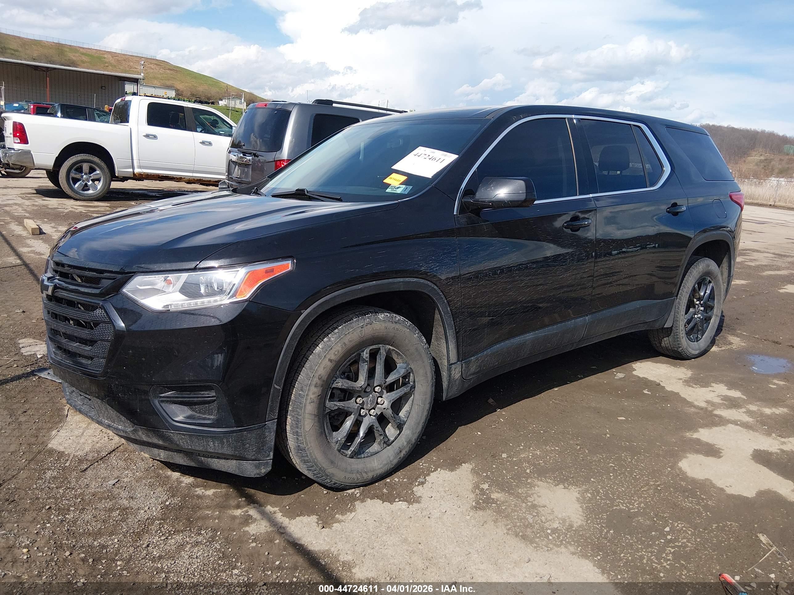 CHEVROLET TRAVERSE image 2