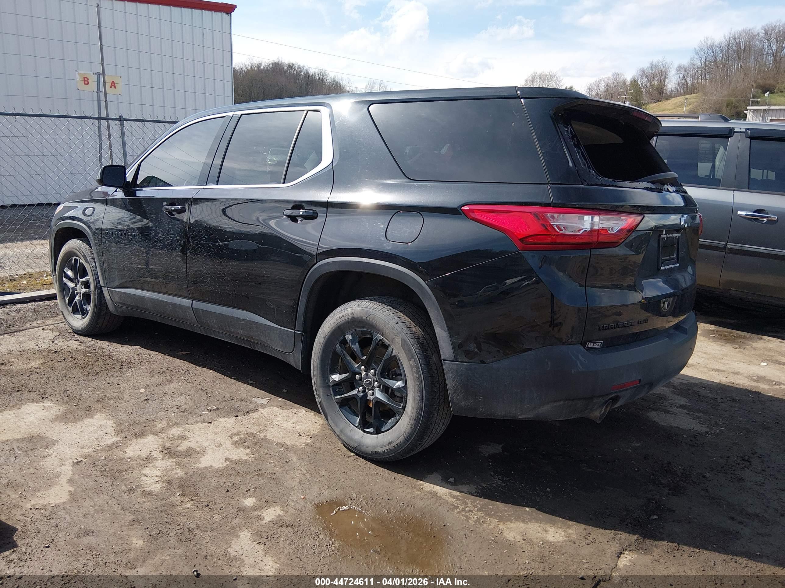 CHEVROLET TRAVERSE image 3