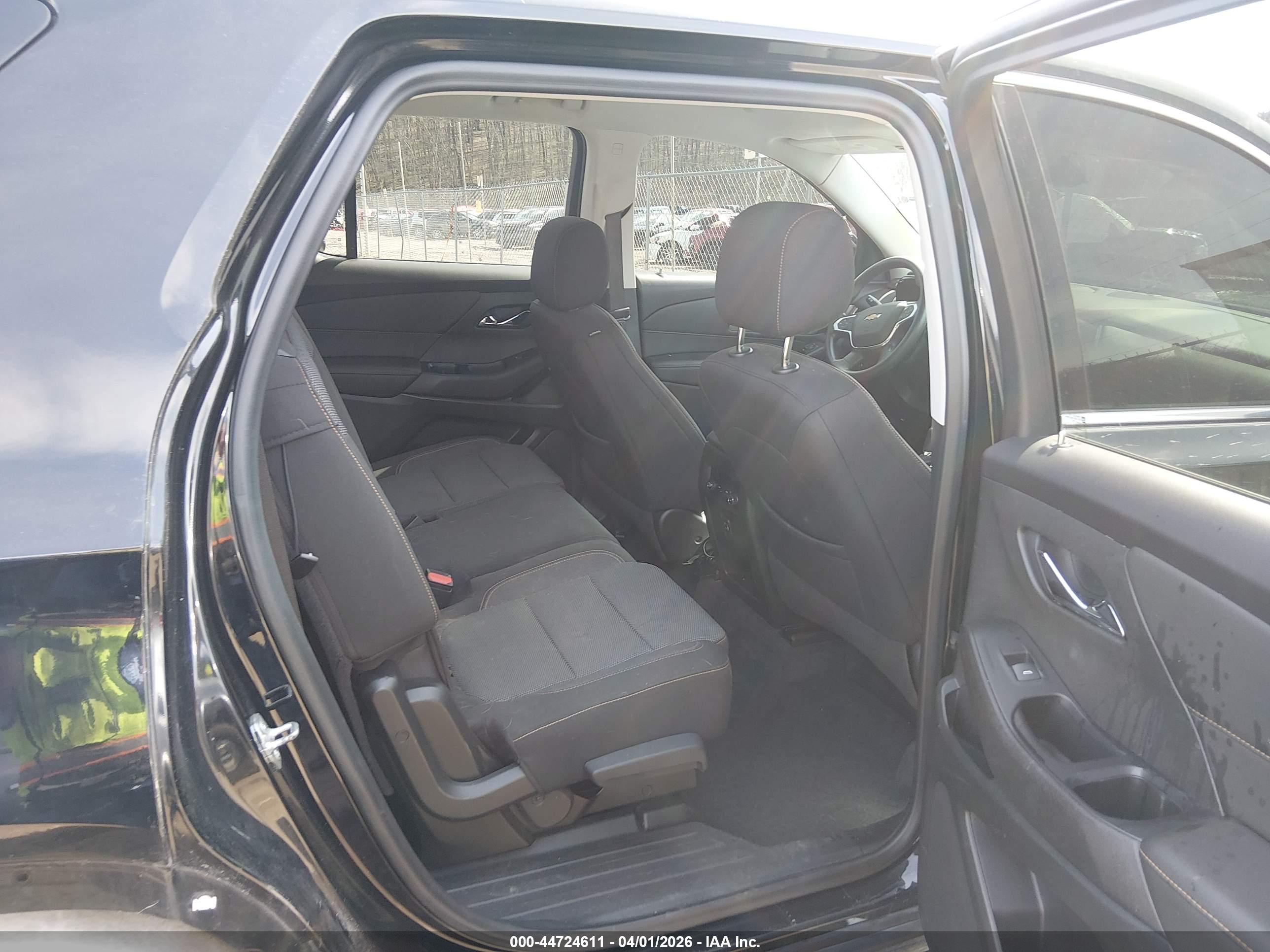 CHEVROLET TRAVERSE image 8