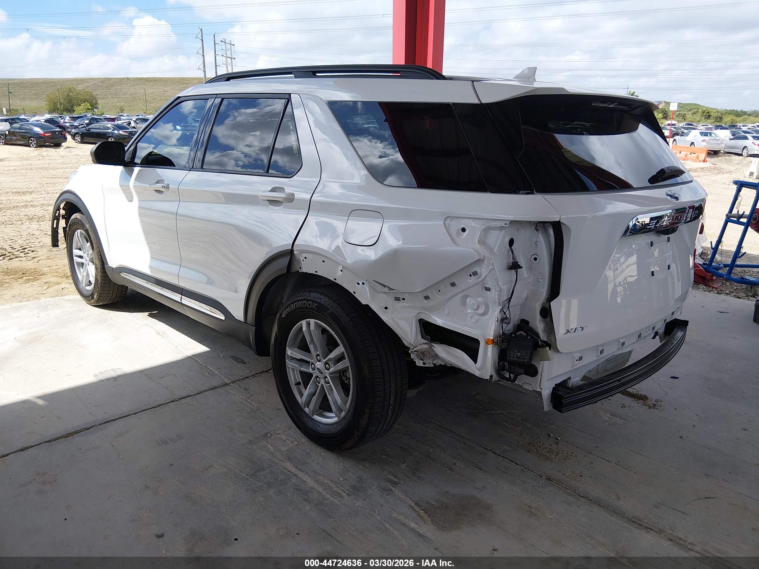 FORD EXPLORER image 3